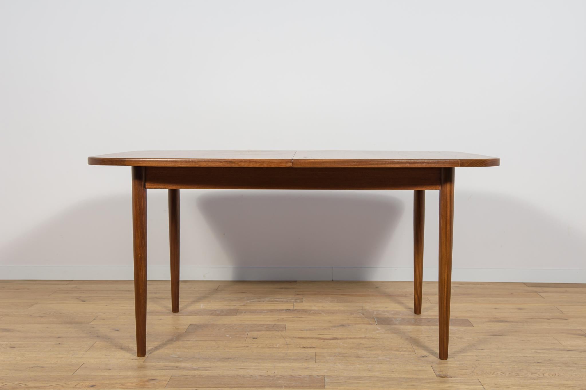 Mid-Century Modern Mid-Century Teak Extendable Dining Table from G-Plan, 1960s For Sale