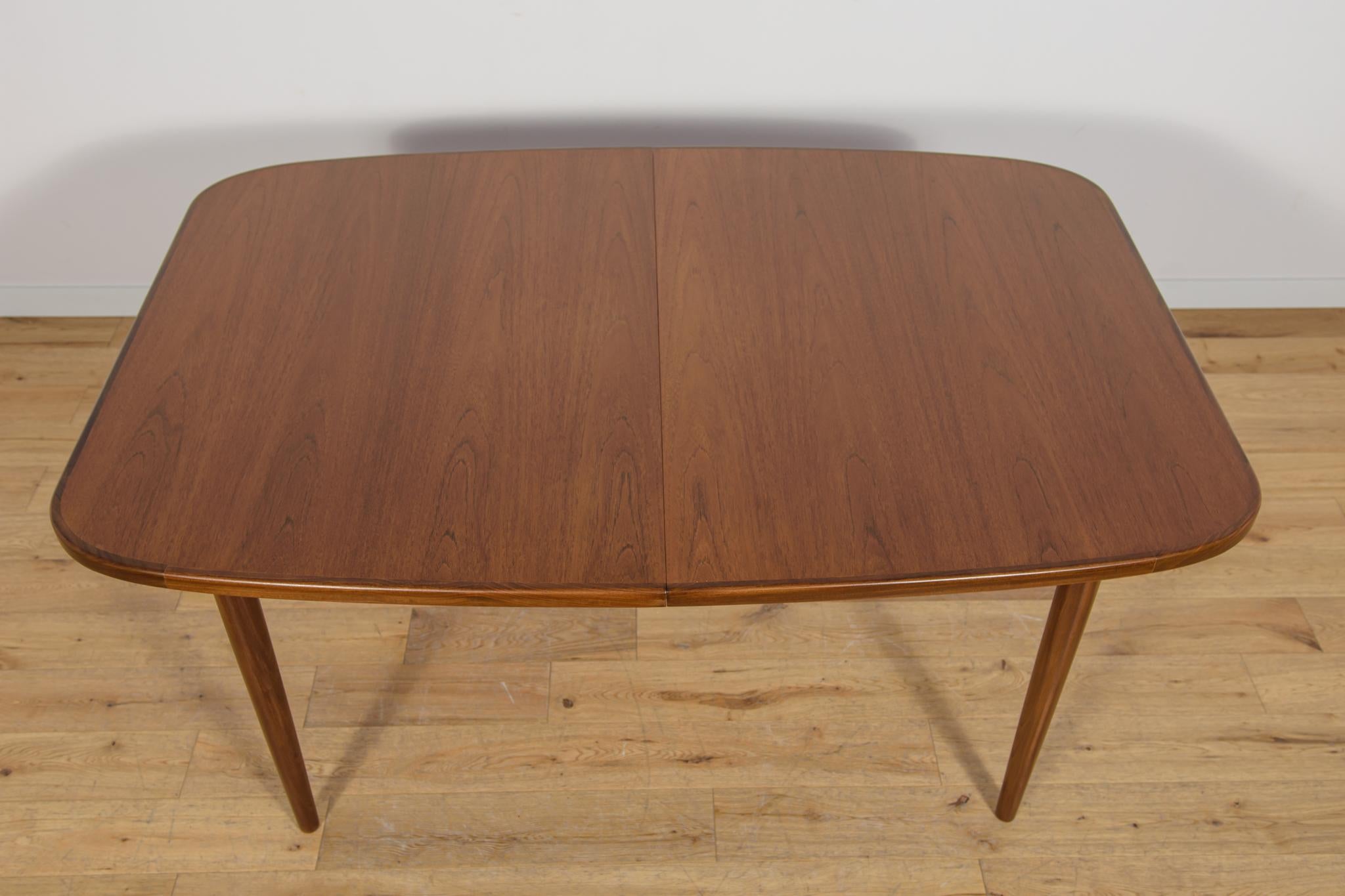 British Mid-Century Teak Extendable Dining Table from G-Plan, 1960s For Sale