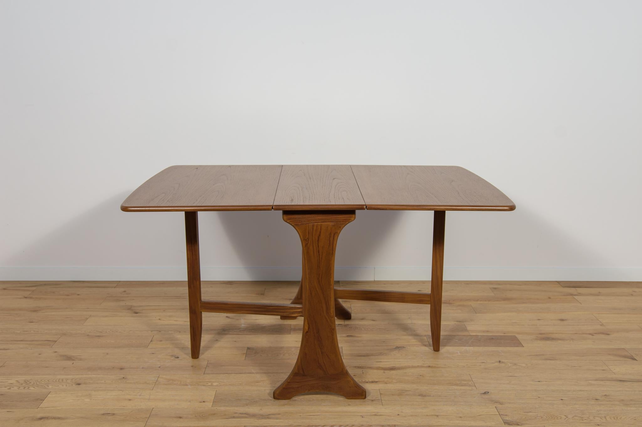 Mid-20th Century Mid-Century Teak Extendable Dining Table from G-Plan, 1960s For Sale