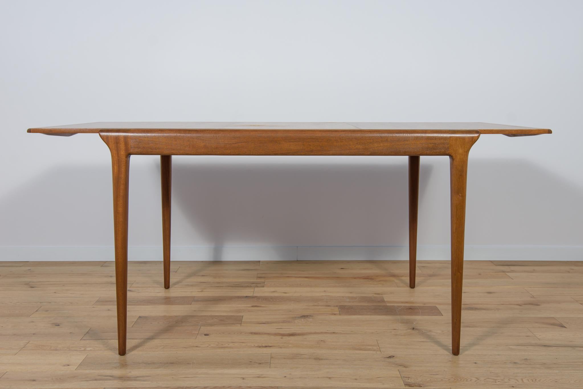 Mid-Century Teak Extendable Dining Table from McIntosh, 1960s For Sale 1