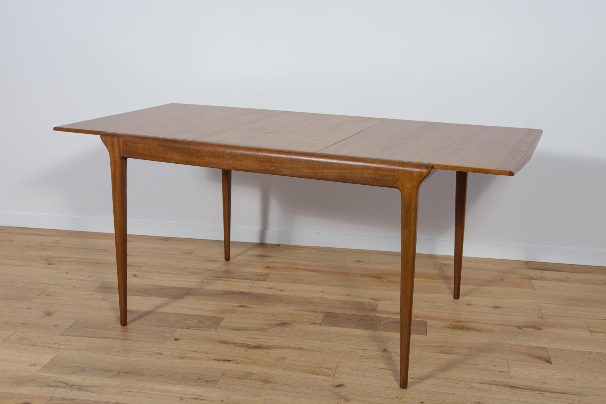 Mid-Century Teak Extendable Dining Table from McIntosh, 1960s For Sale 3