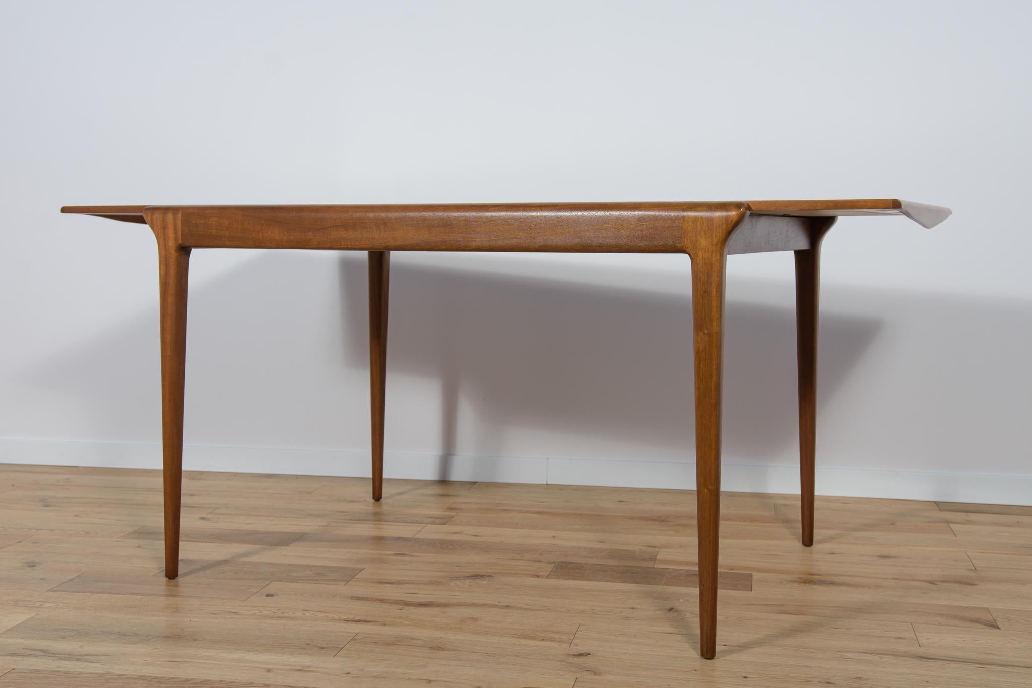 Mid-Century Teak Extendable Dining Table from McIntosh, 1960s For Sale 4
