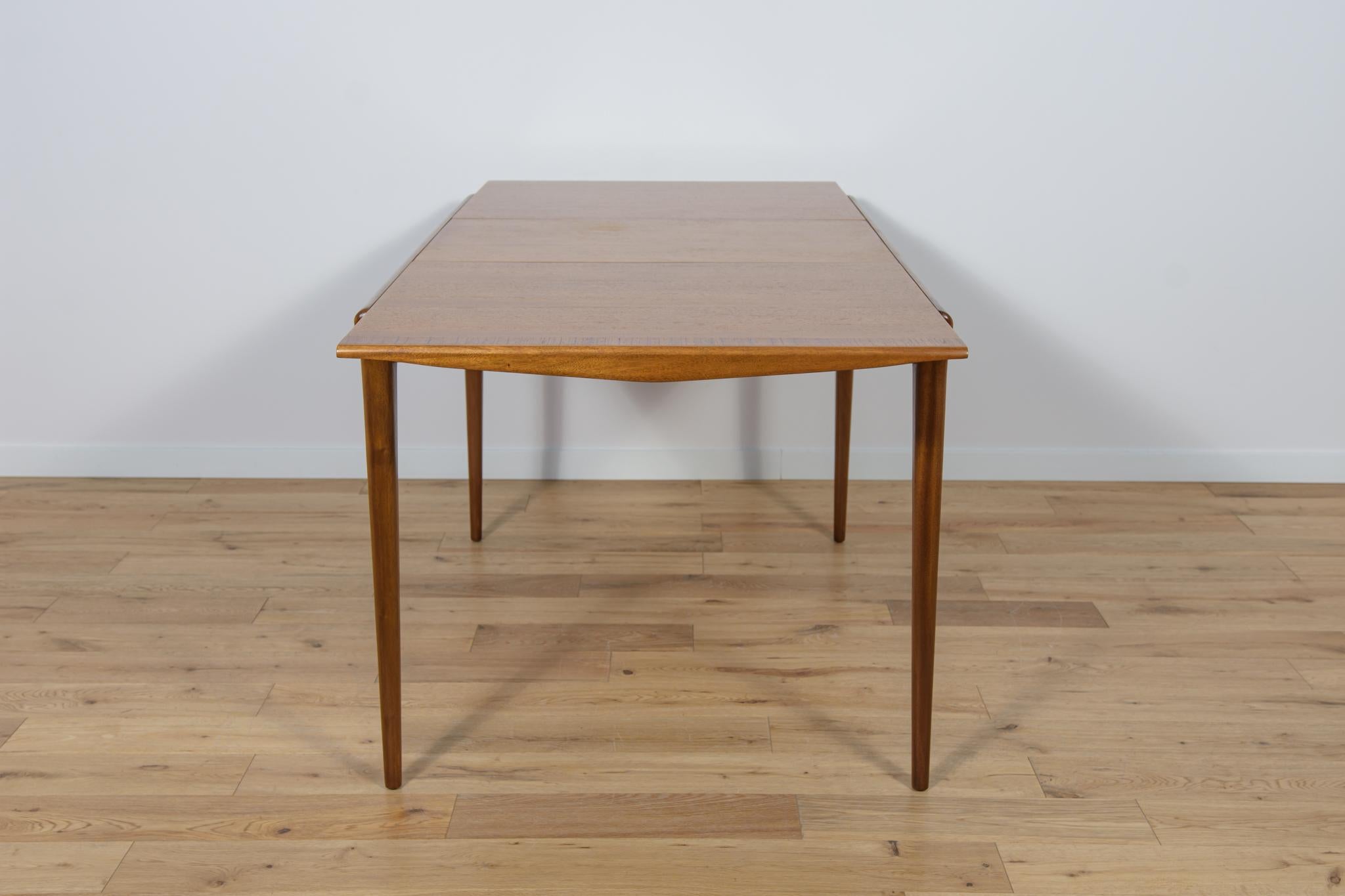 Mid-Century Teak Extendable Dining Table from McIntosh, 1960s For Sale 5