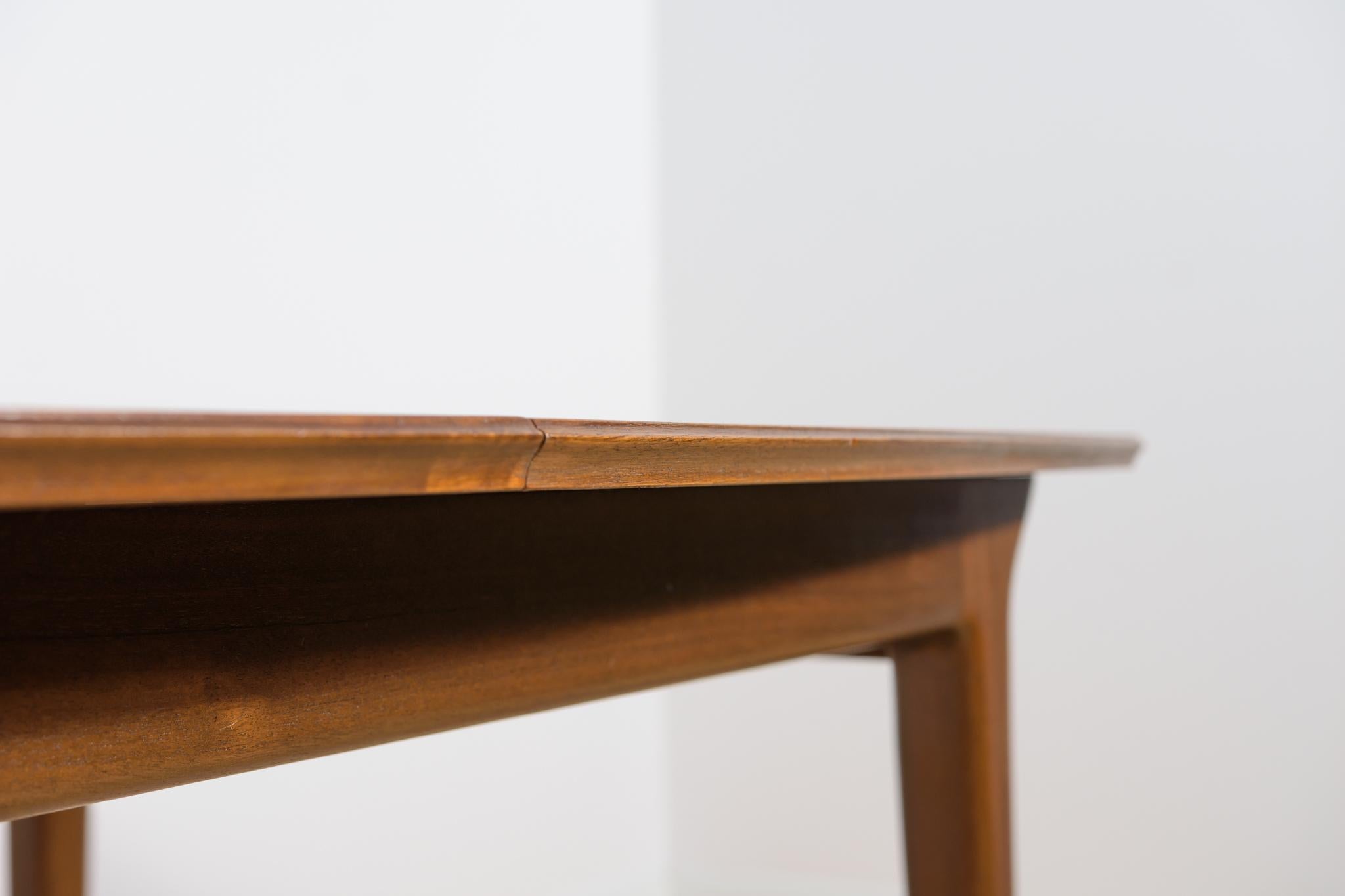 Mid-Century Teak Extendable Dining Table from McIntosh, 1960s For Sale 11