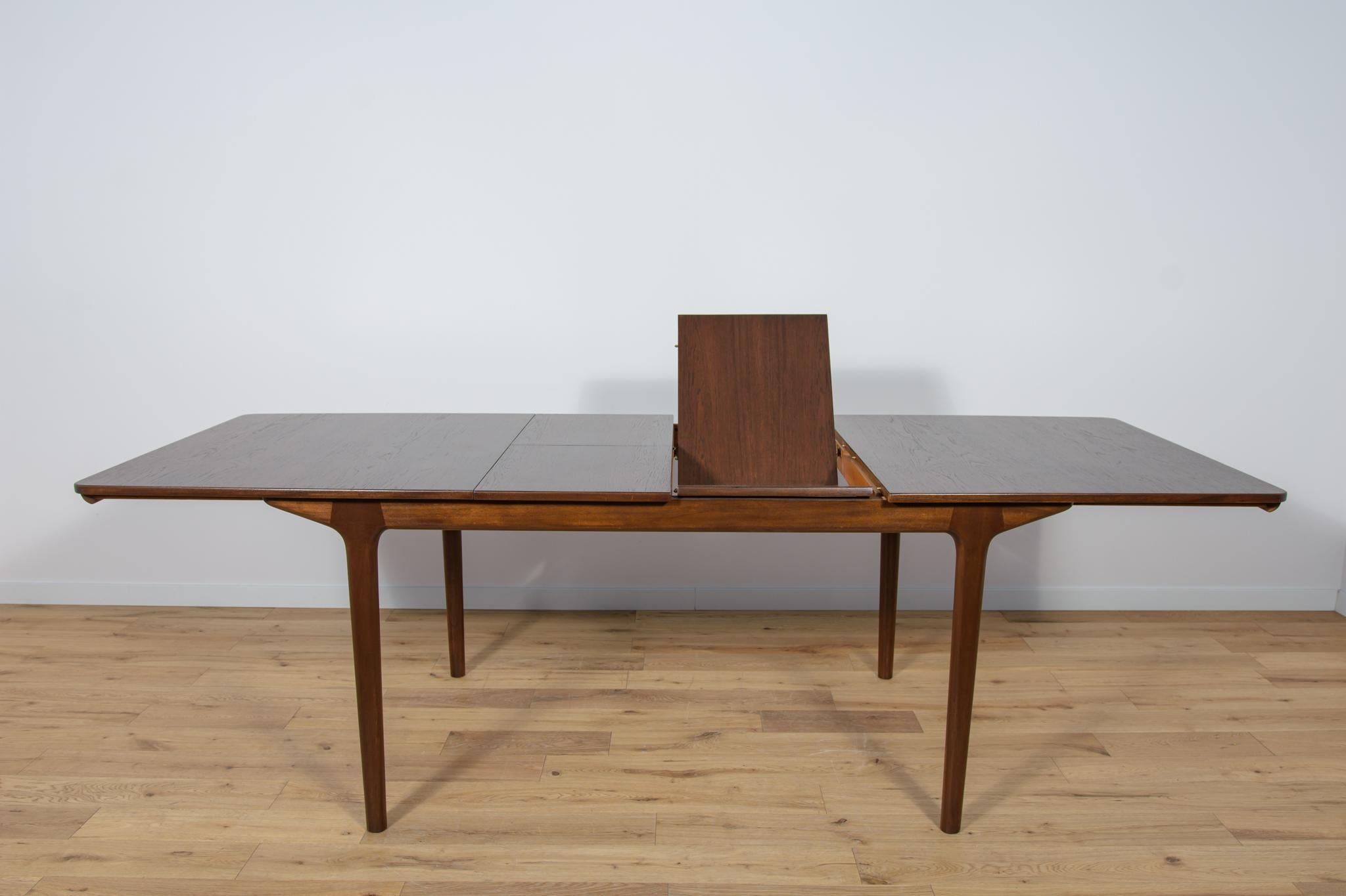 Woodwork Mid-Century Teak Extendable Dining Table from McIntosh, 1960s