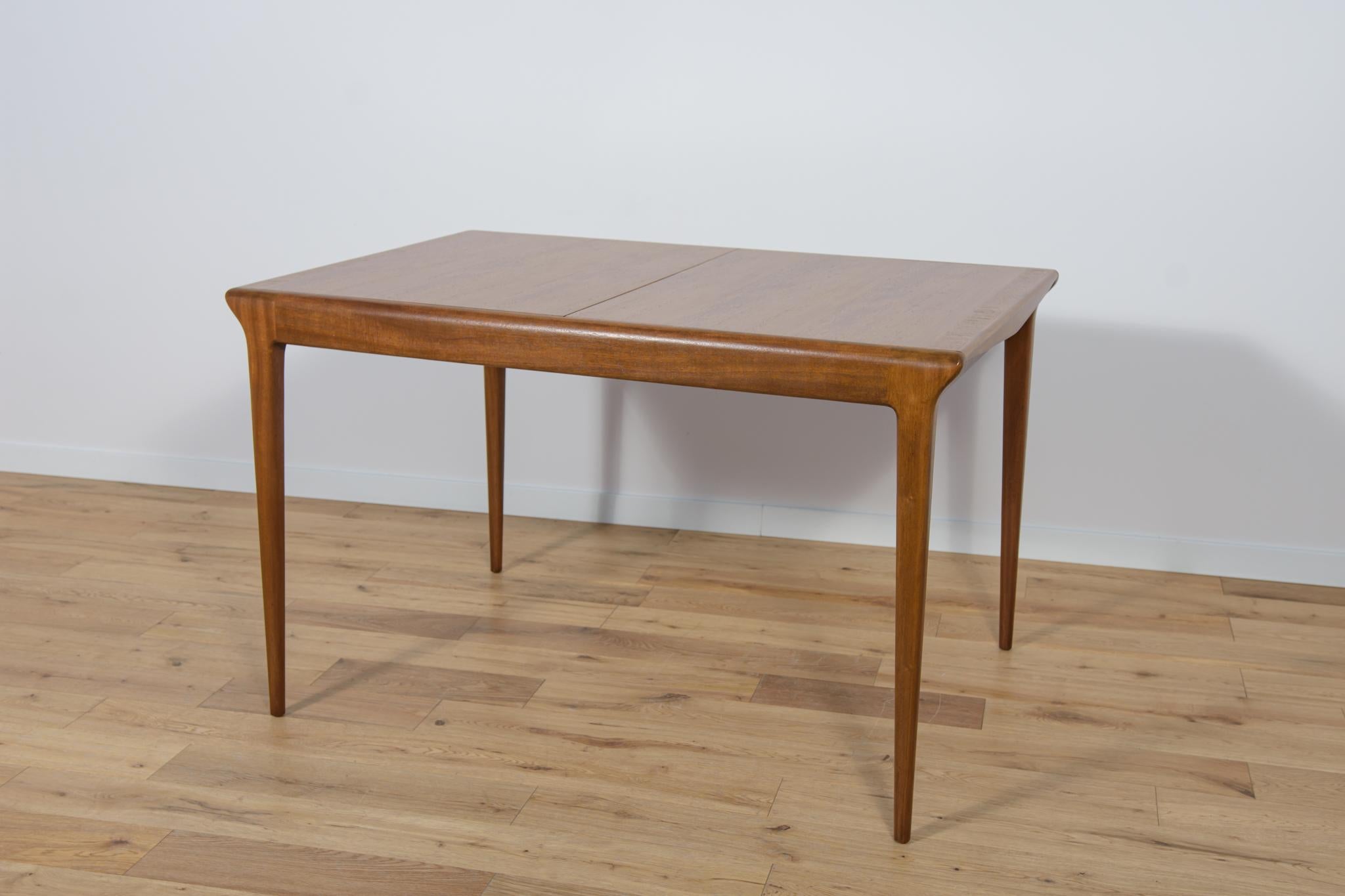 British Mid-Century Teak Extendable Dining Table from McIntosh, 1960s For Sale