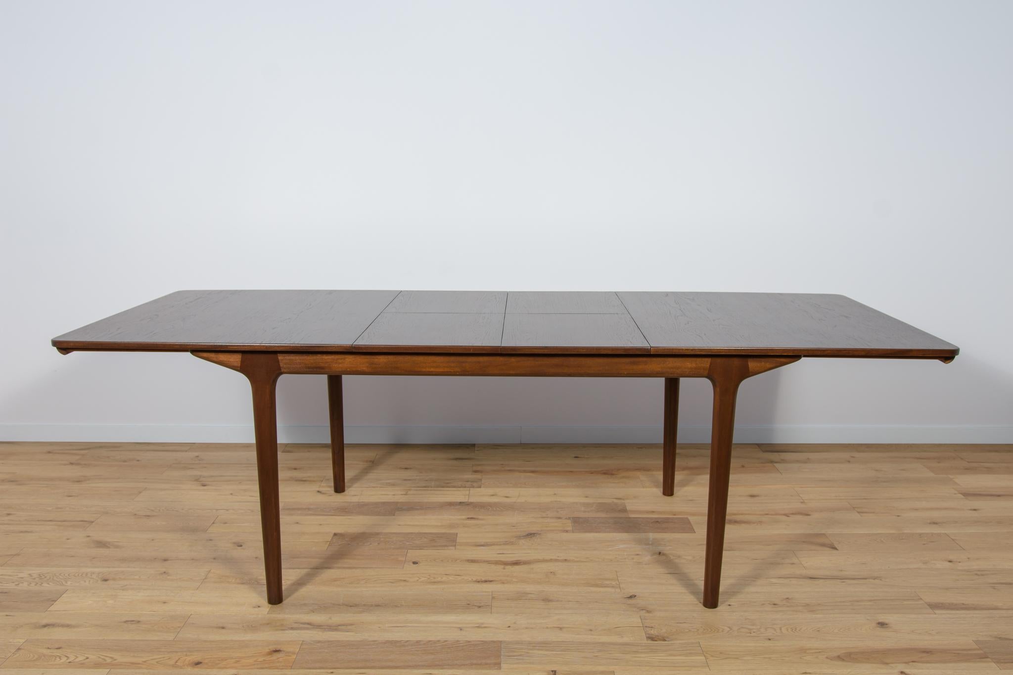 Mid-20th Century Mid-Century Teak Extendable Dining Table from McIntosh, 1960s