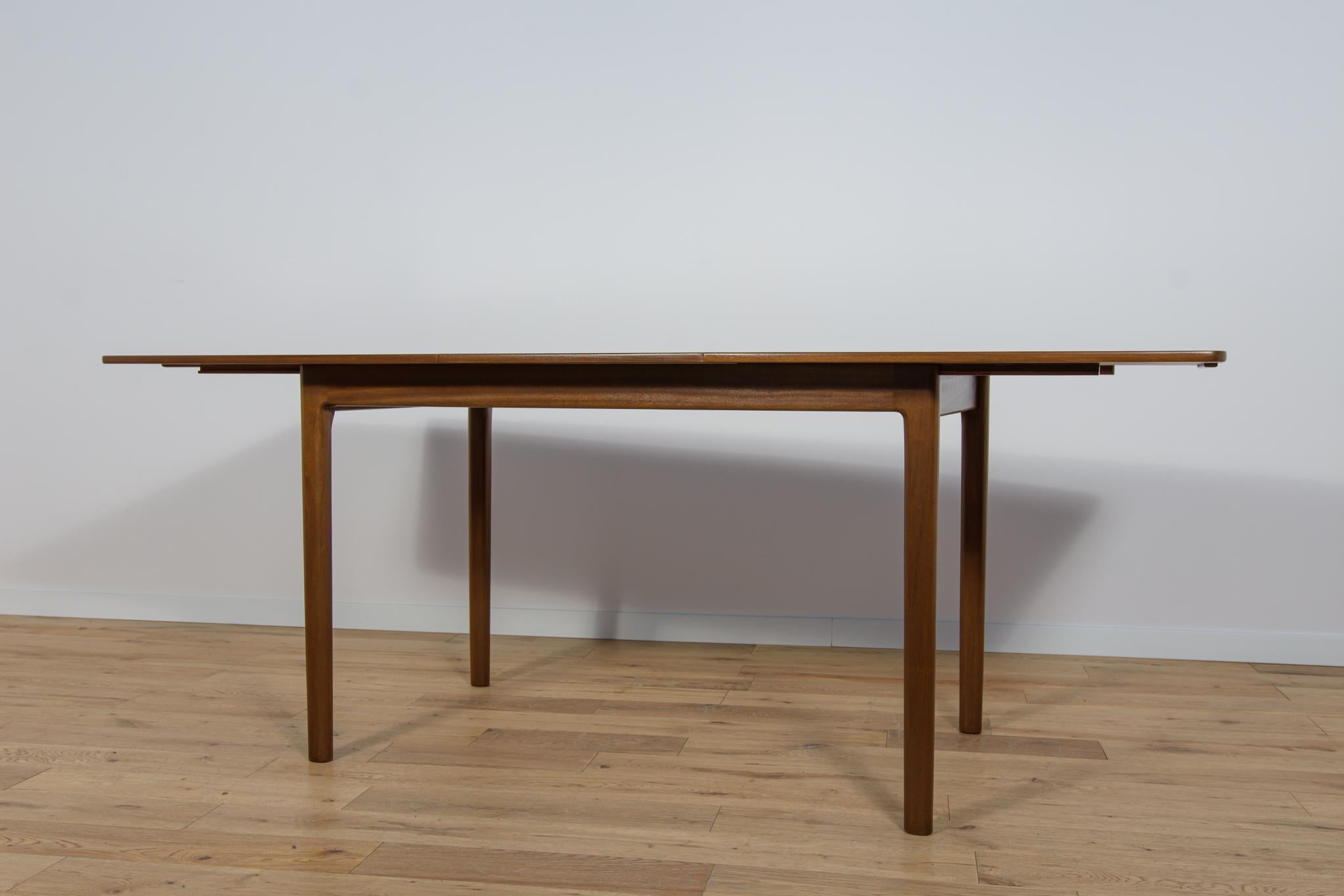 Mid-Century Teak Extendable Dining Table from McIntosh, United Knigdom, 1960s For Sale 4