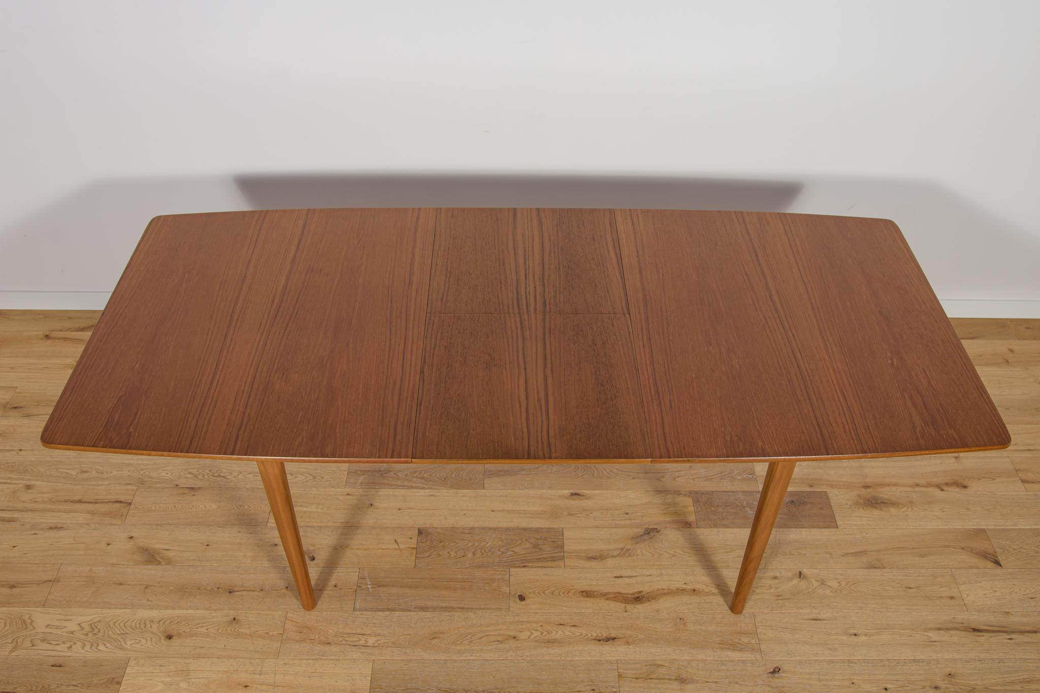 Mid-Century Teak Extendable Dining Table from McIntosh, United Knigdom, 1960s For Sale 4