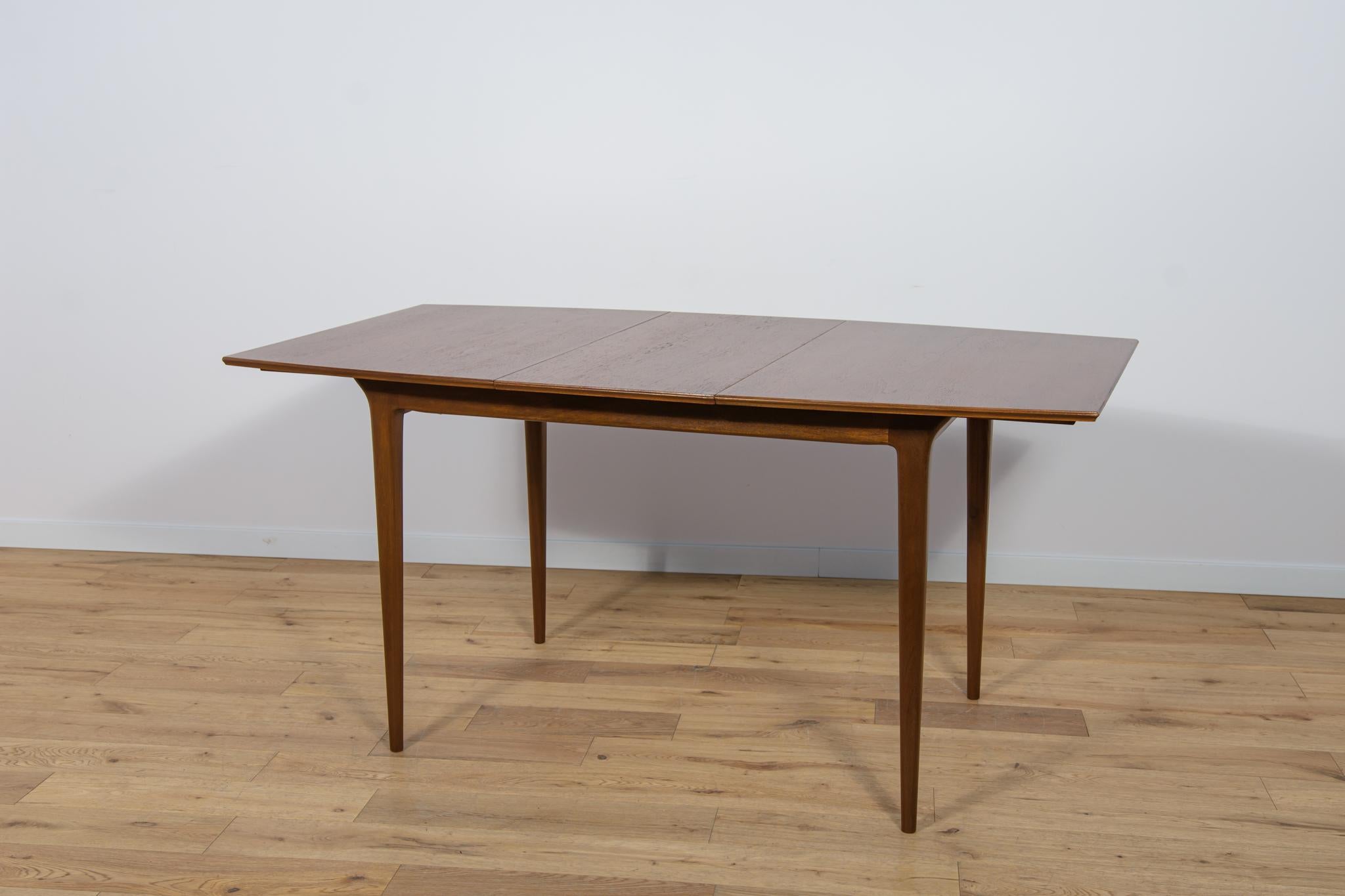 Ausziehbarer Esstisch aus Teakholz aus der Mitte des Jahrhunderts von McIntosh, United Knigdom, 1960er Jahre im Angebot 6