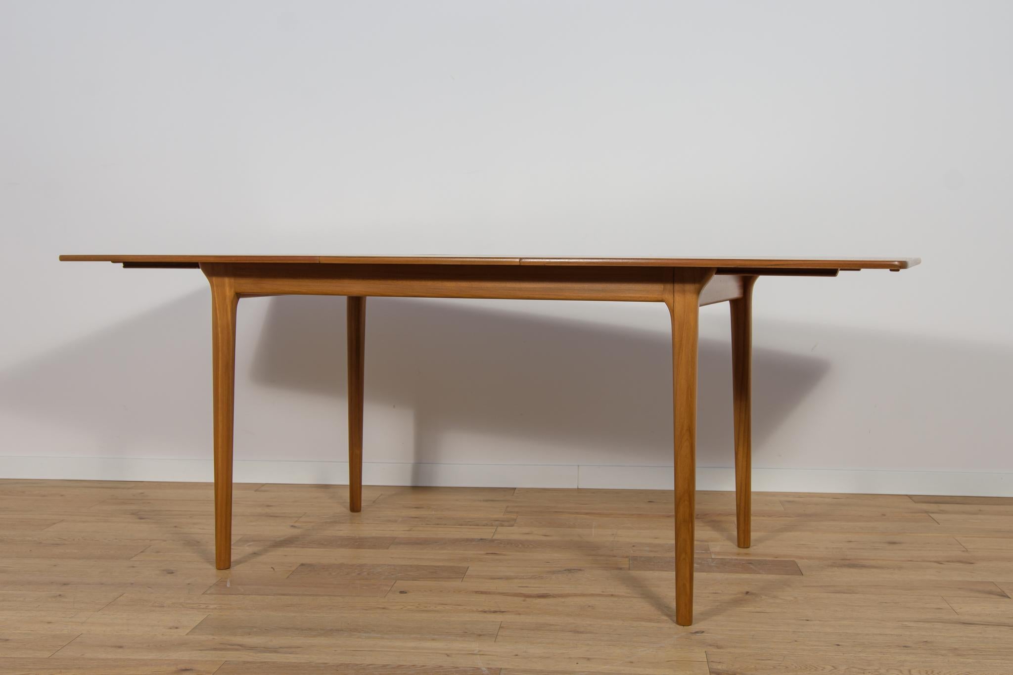 Mid-Century Teak Extendable Dining Table from McIntosh, United Knigdom, 1960s For Sale 6