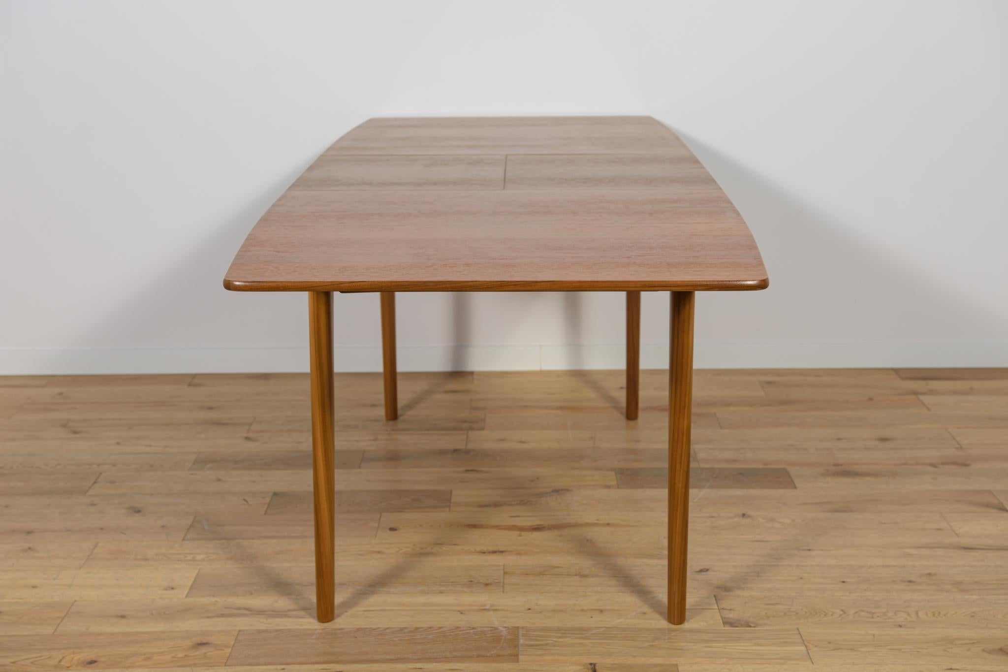 Mid-Century Teak Extendable Dining Table from McIntosh, United Knigdom, 1960s For Sale 7