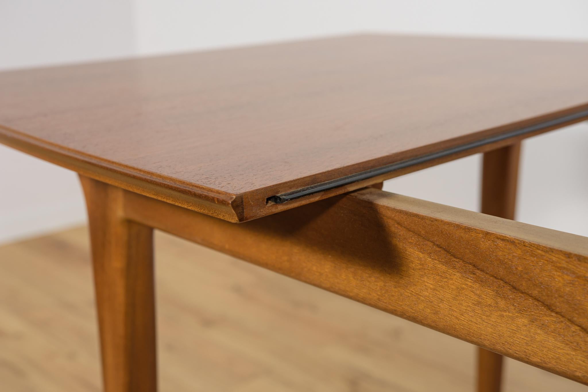 Mid-Century Teak Extendable Dining Table from McIntosh, United Knigdom, 1960s For Sale 10