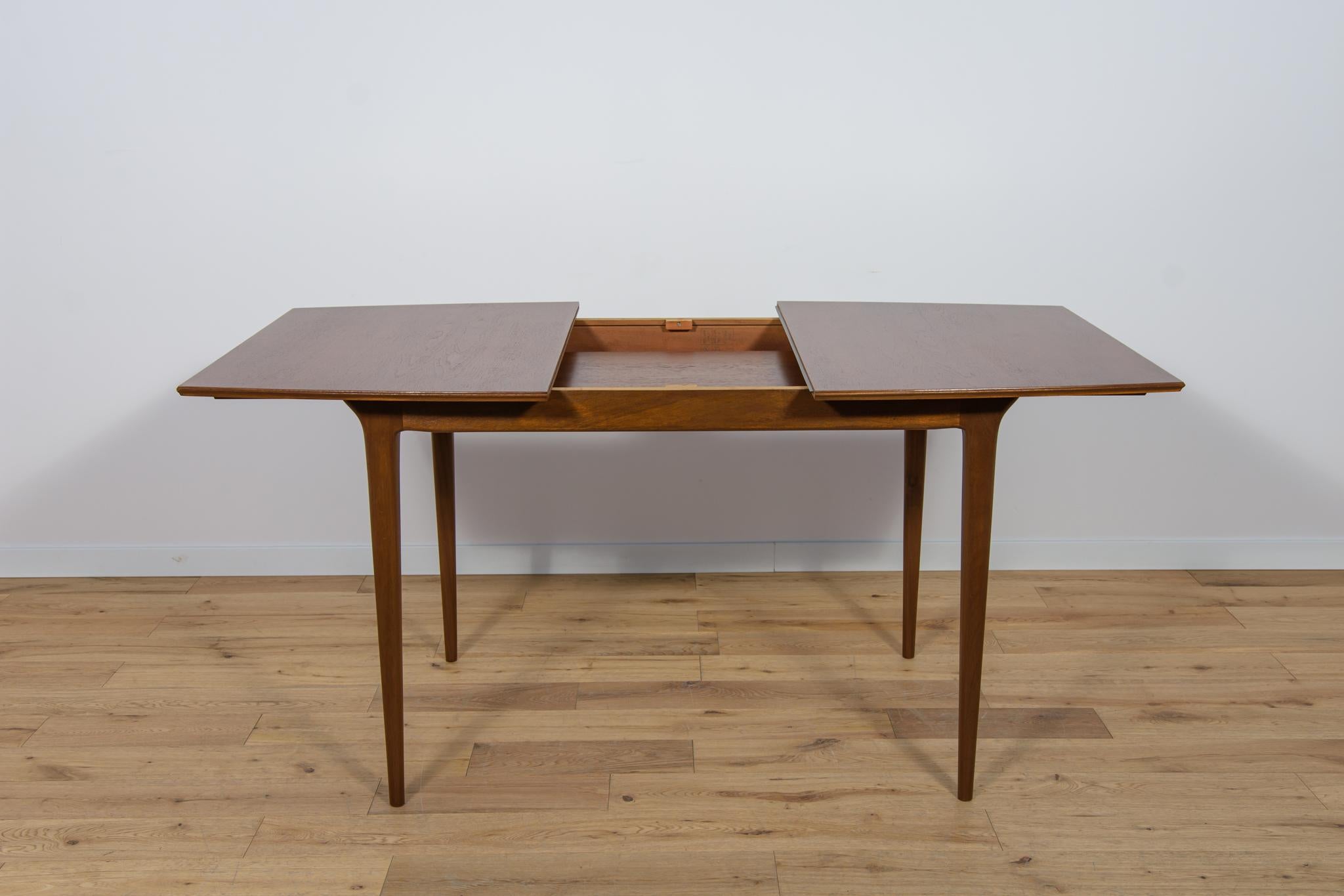 Ausziehbarer Esstisch aus Teakholz aus der Mitte des Jahrhunderts von McIntosh, United Knigdom, 1960er Jahre im Angebot 2