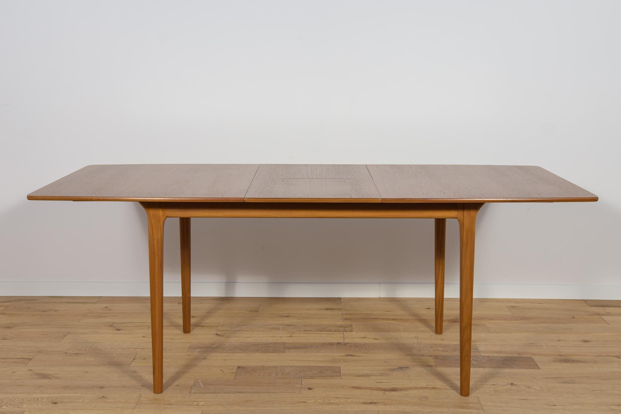 Mid-Century Teak Extendable Dining Table from McIntosh, United Knigdom, 1960s For Sale 2