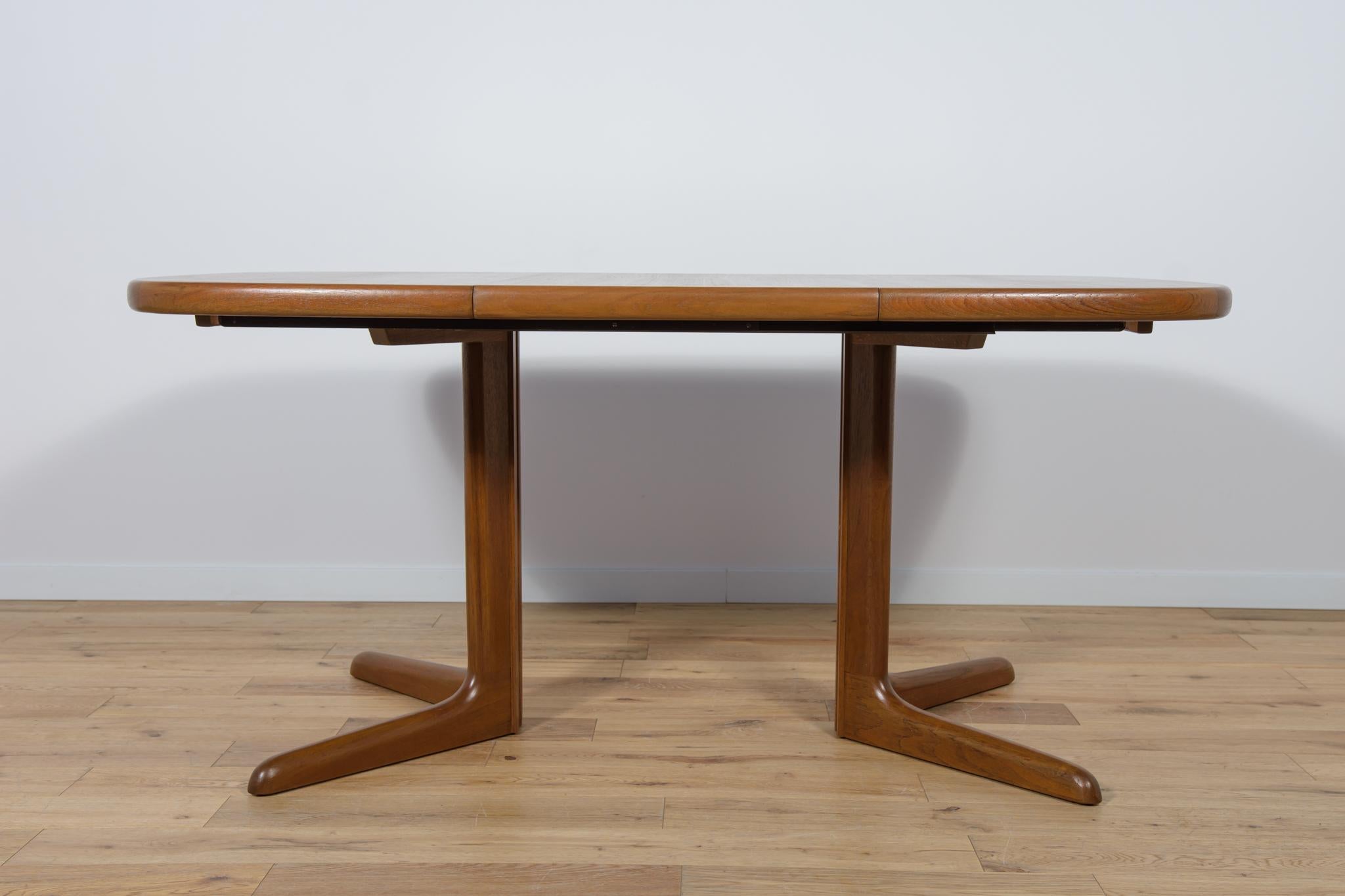 Mid-Century Teak Extendable Dining Table from Skovby Mobelfabrik, 1960s In Excellent Condition For Sale In GNIEZNO, 30