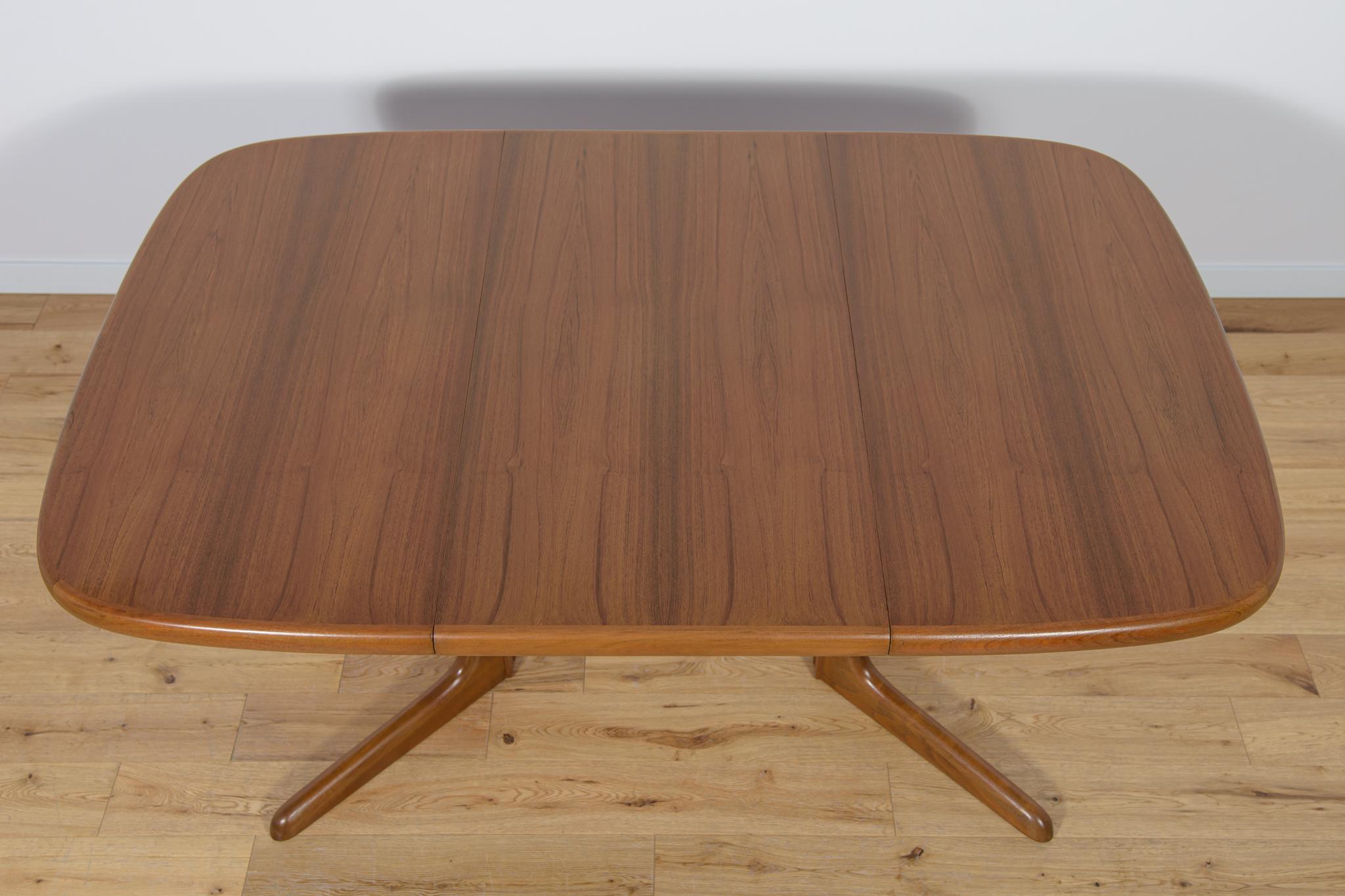 Mid-20th Century Mid-Century Teak Extendable Dining Table from Skovby Mobelfabrik, 1960s For Sale