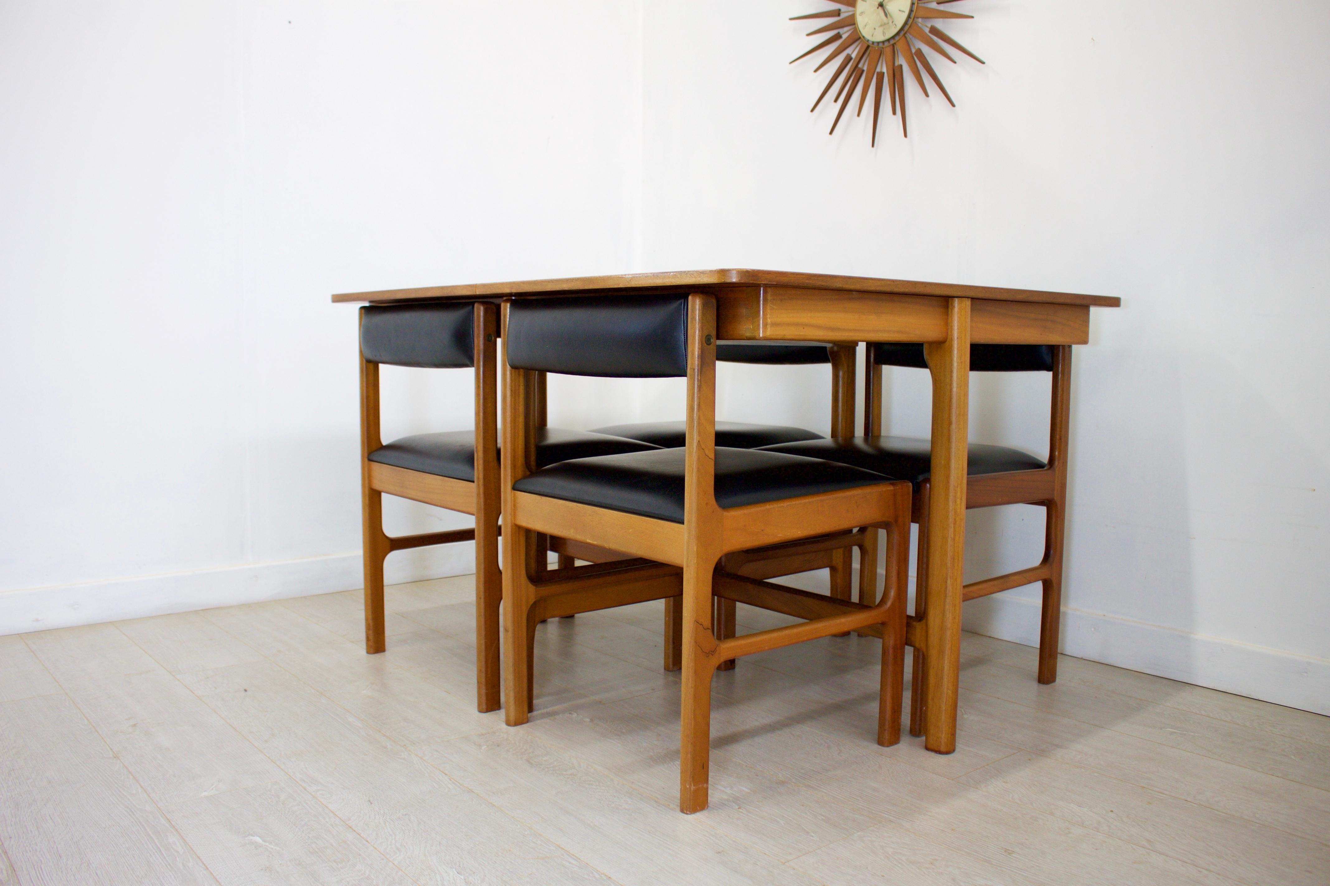 Mid-Century Modern Midcentury Teak Extendable Dining Table with 4 Chairs from McIntosh, 1960s