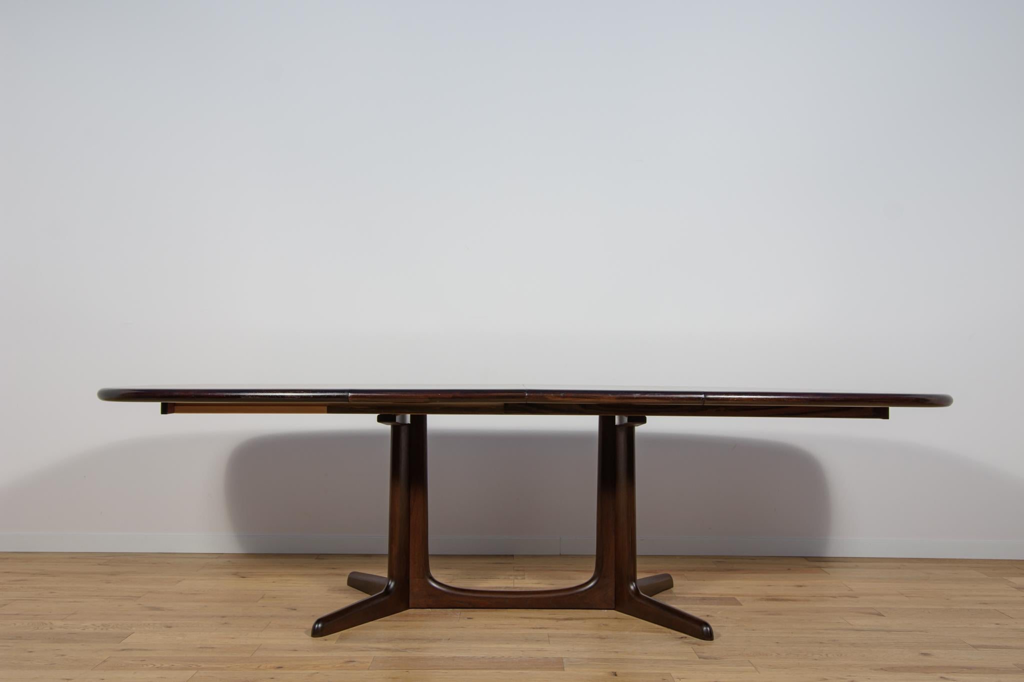 Mesa extensible de teca de mediados de siglo by N.O. Møller para la fábrica de muebles Gudme. en venta 2