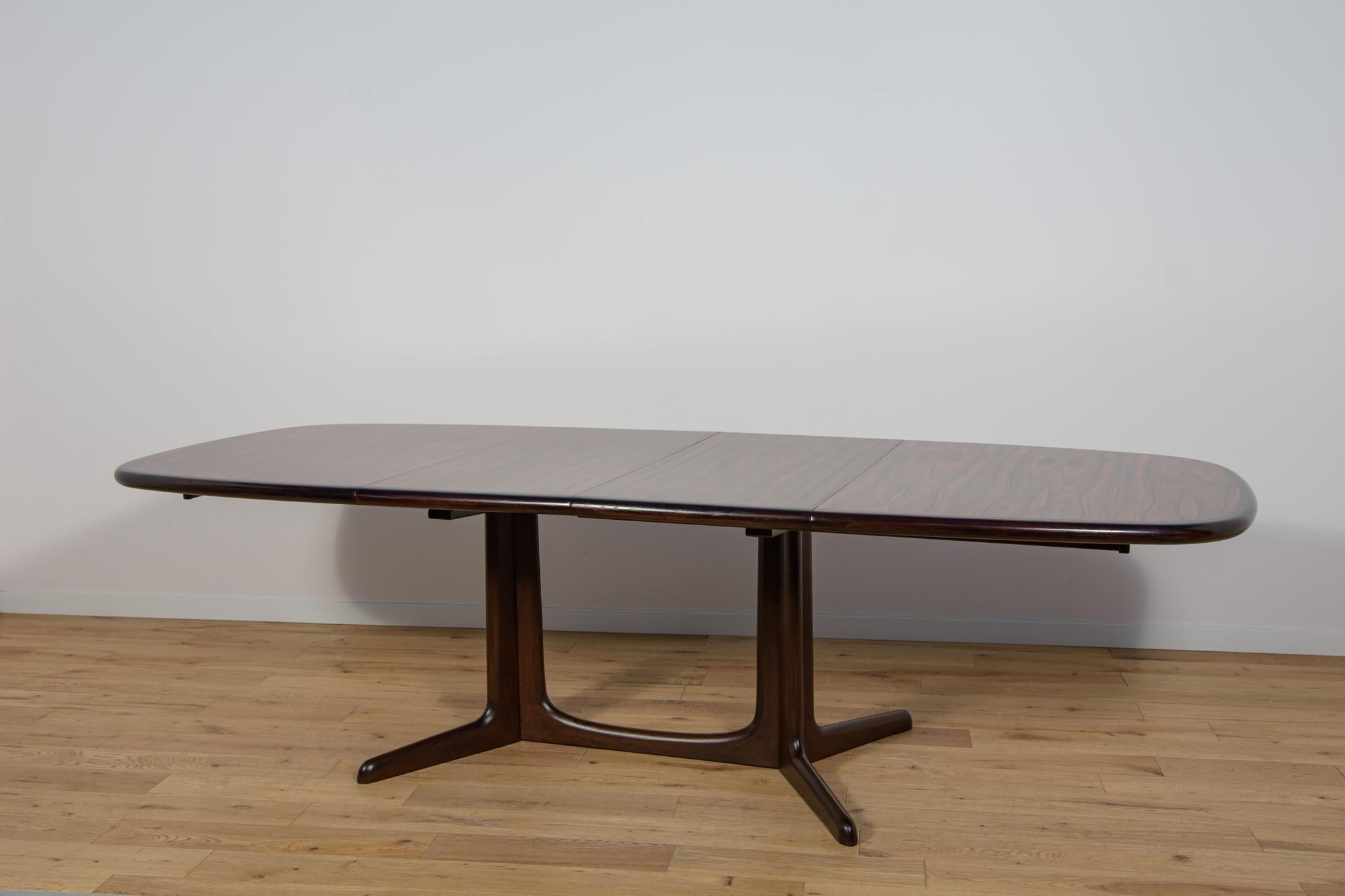 Mesa extensible de teca de mediados de siglo by N.O. Møller para la fábrica de muebles Gudme. en venta 4