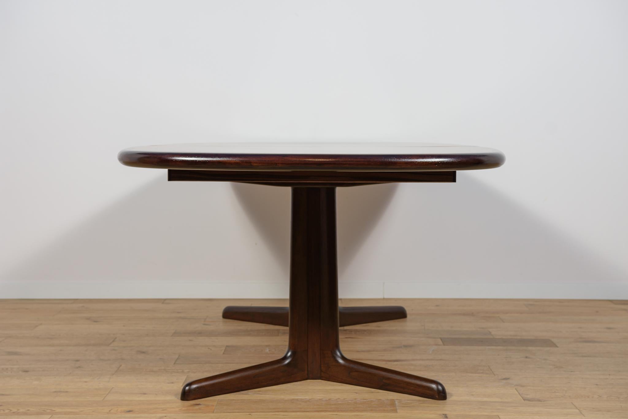 Mesa extensible de teca de mediados de siglo by N.O. Møller para la fábrica de muebles Gudme. en venta 6