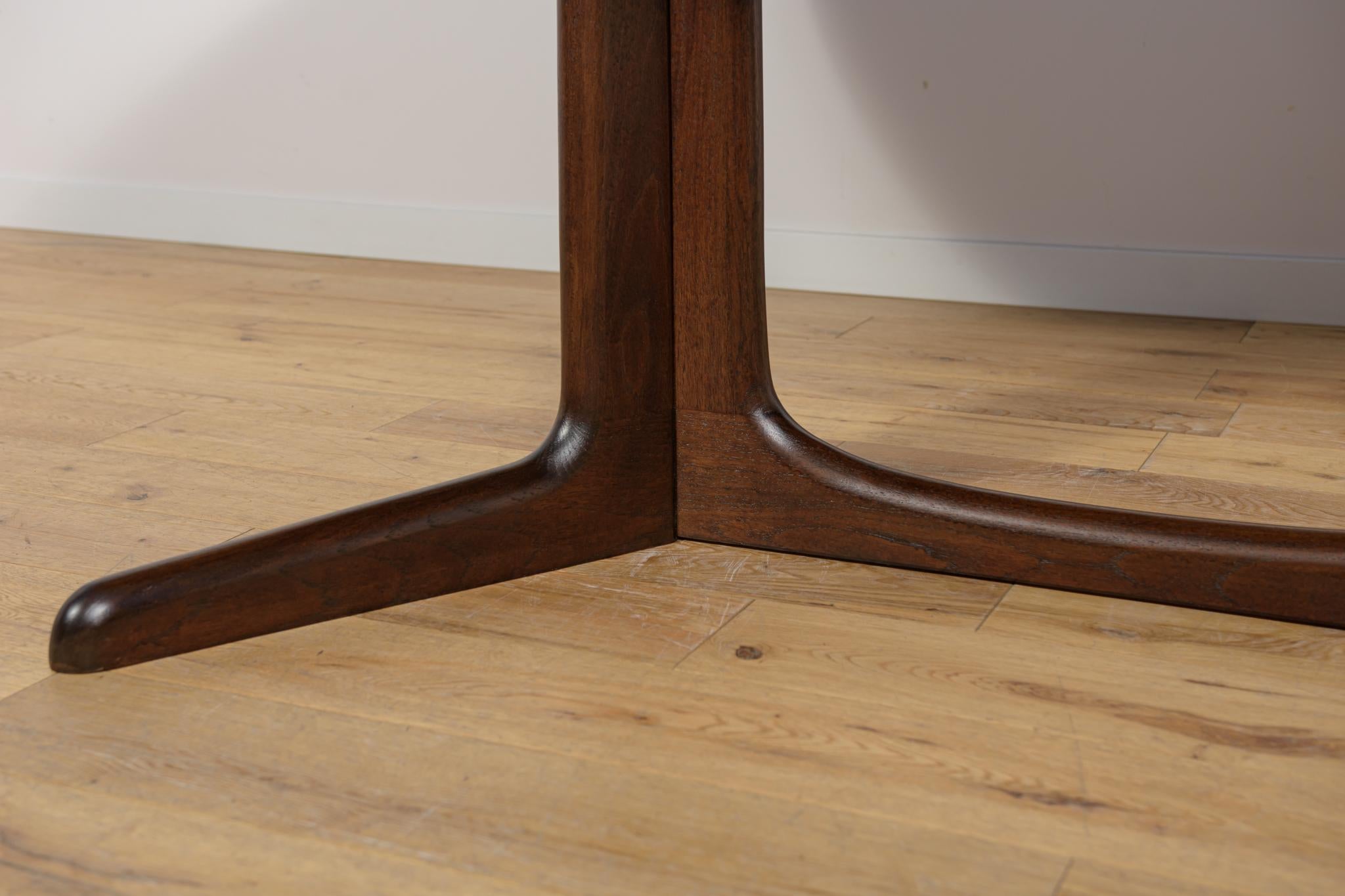Mesa extensible de teca de mediados de siglo by N.O. Møller para la fábrica de muebles Gudme. en venta 8