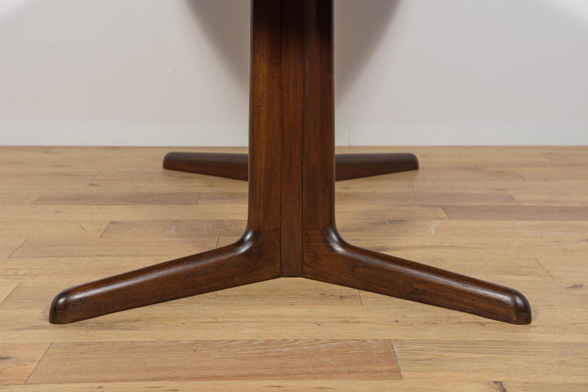 Mesa extensible de teca de mediados de siglo by N.O. Møller para la fábrica de muebles Gudme. en venta 11