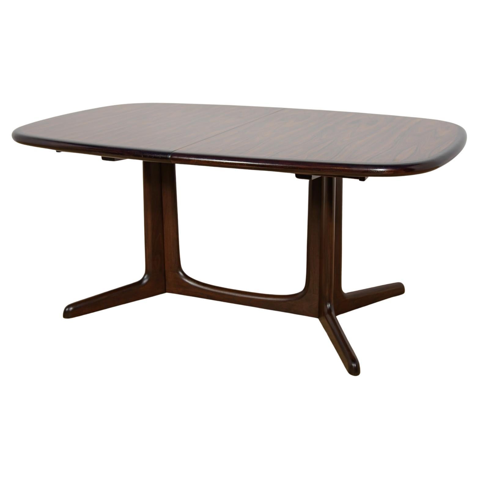 Table à rallonge du milieu du siècle dernier en teck de N.O. Møller pour Gudme Furniture Factory.