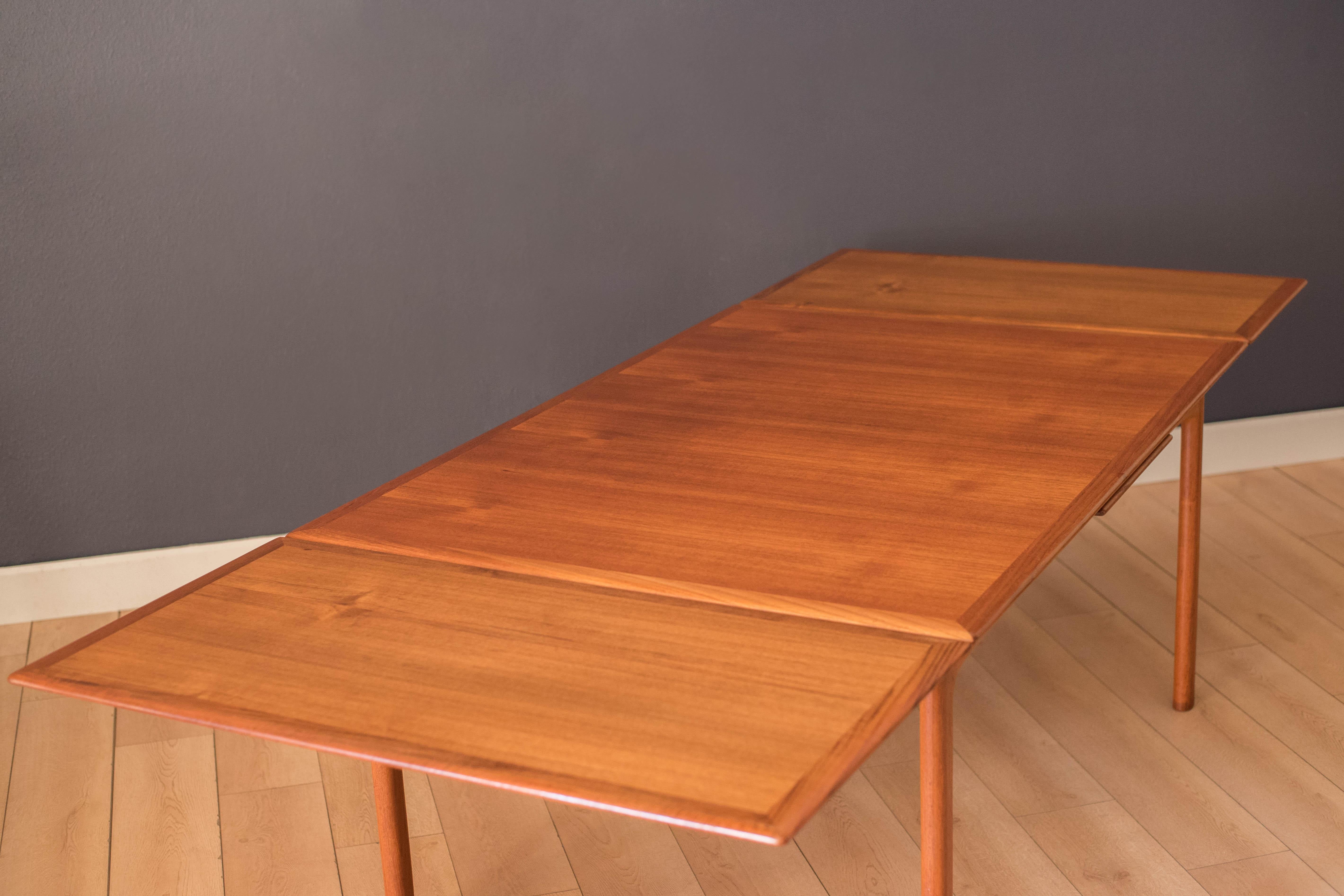 Vintage Scandinavian Teak Extension DUX Dining Table by Folke Ohlsson In Good Condition In San Jose, CA