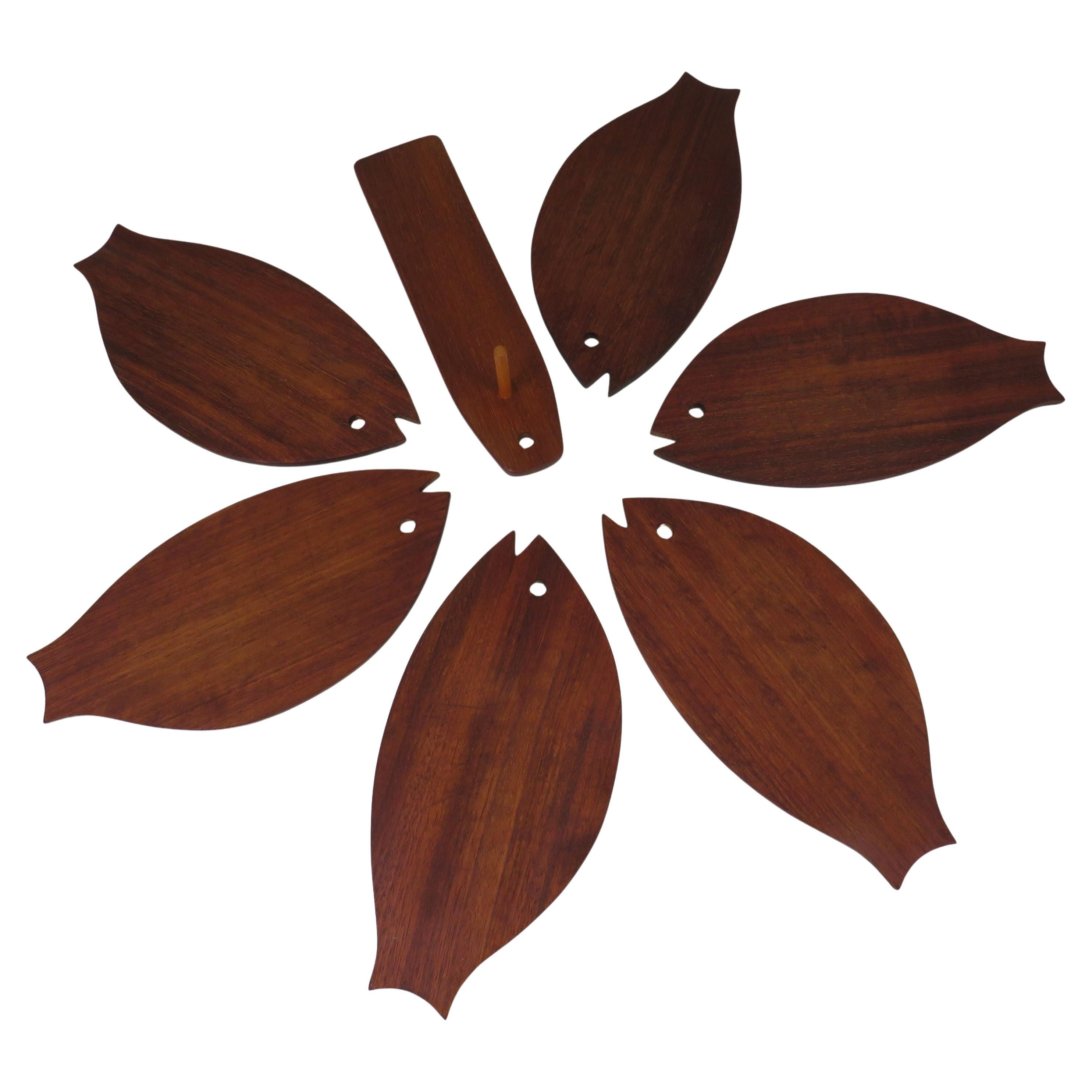 Set di tavole da parete in teak "Fish" di metà secolo - Attribuito a J. Quistgaard in vendita