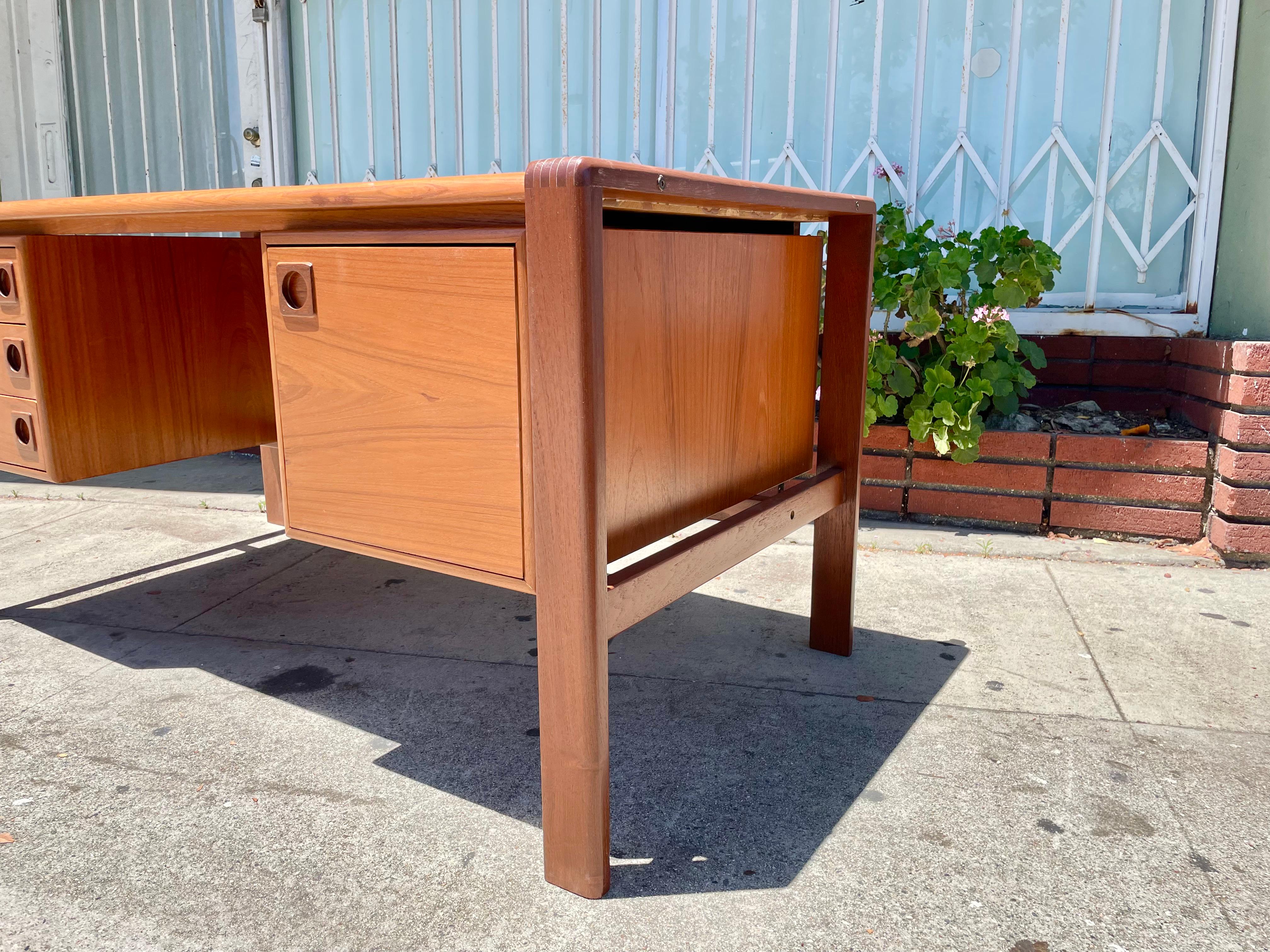 Mid Century Teak Floating Top Executive Desk by H.P Hansen 5