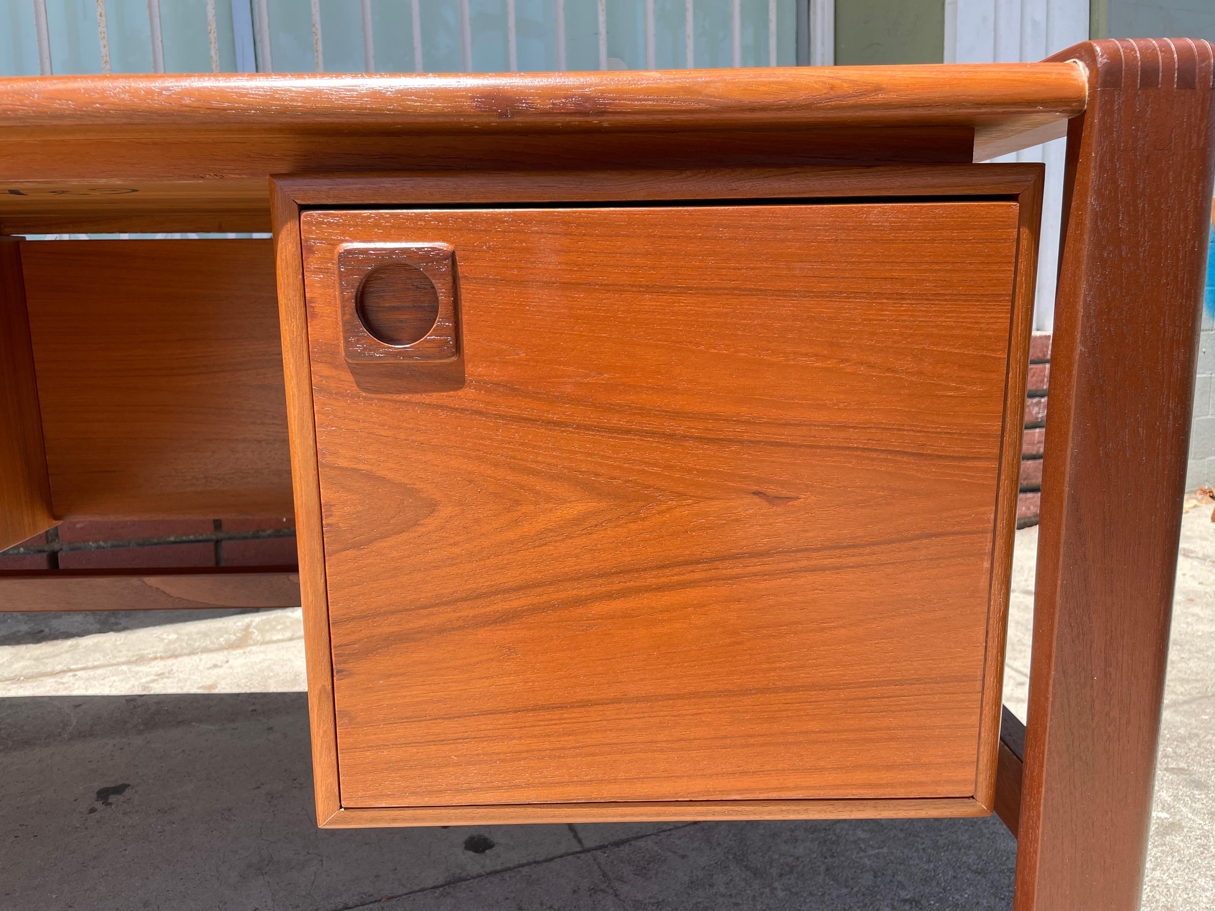 Mid Century Teak Floating Top Executive Desk by H.P Hansen 2