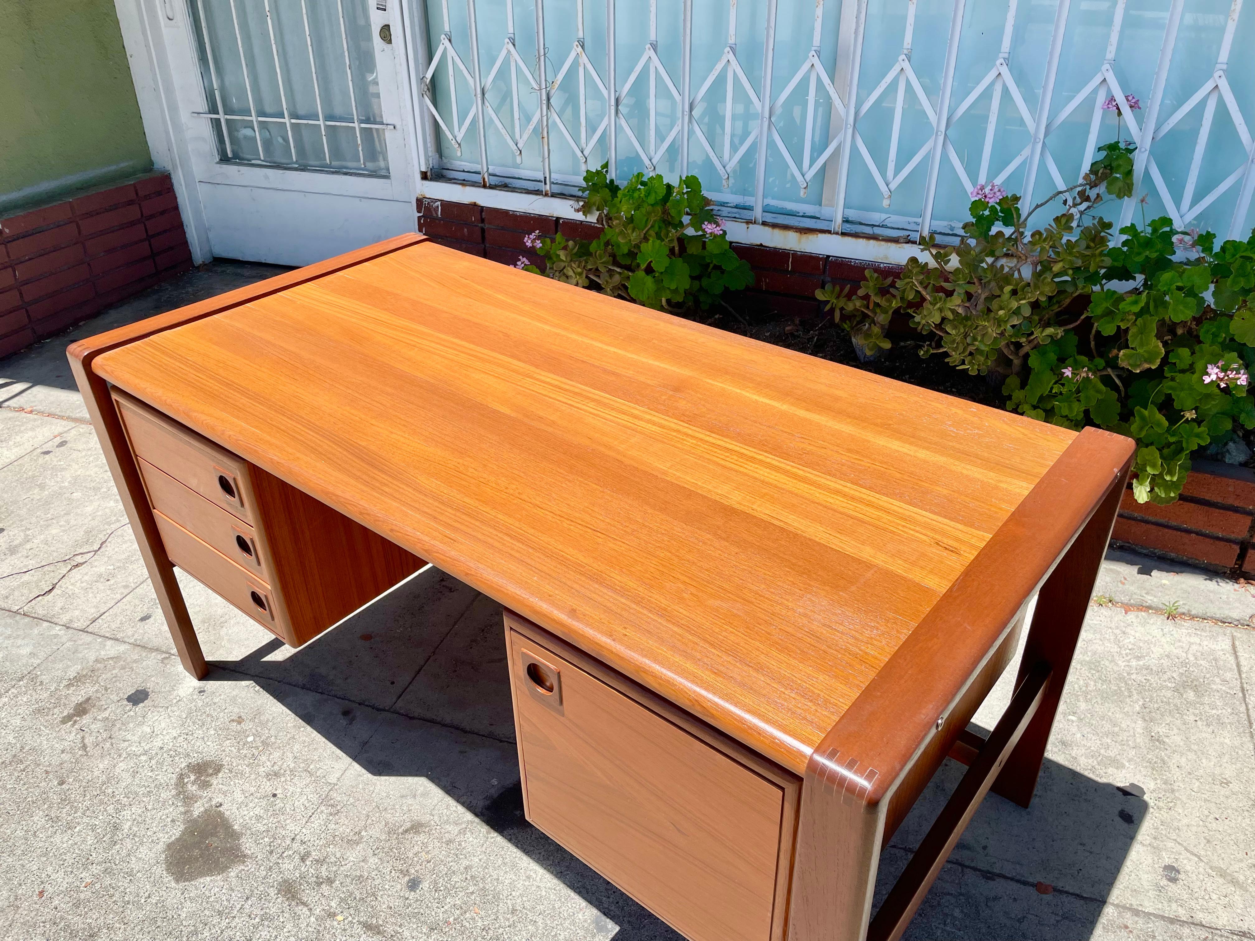 Mid Century Teak Floating Top Executive Desk by H.P Hansen 3