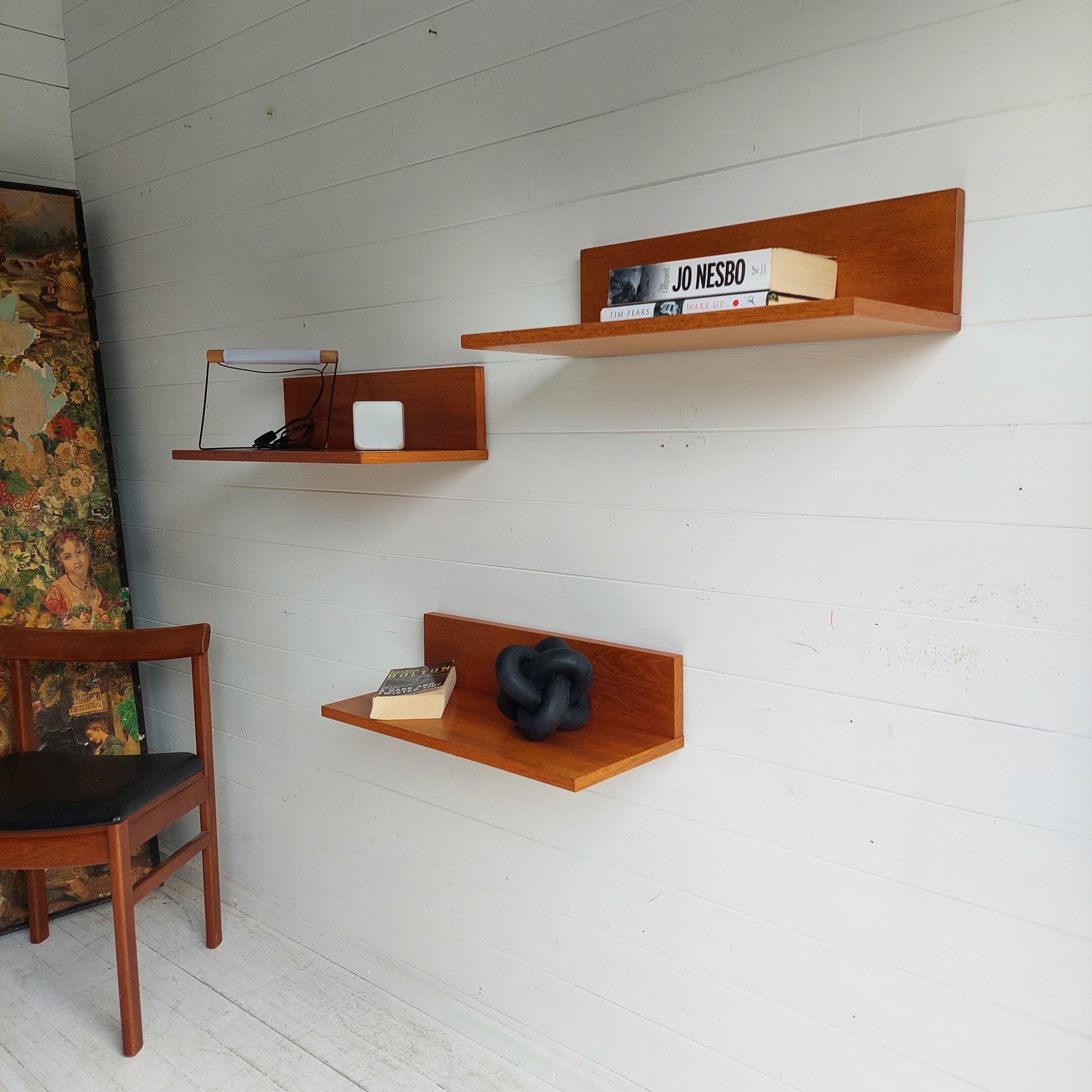 Mid-Century Modern Mid century Teak floating wall shelf shelves  Beaver and Tapley 70s, set of 3