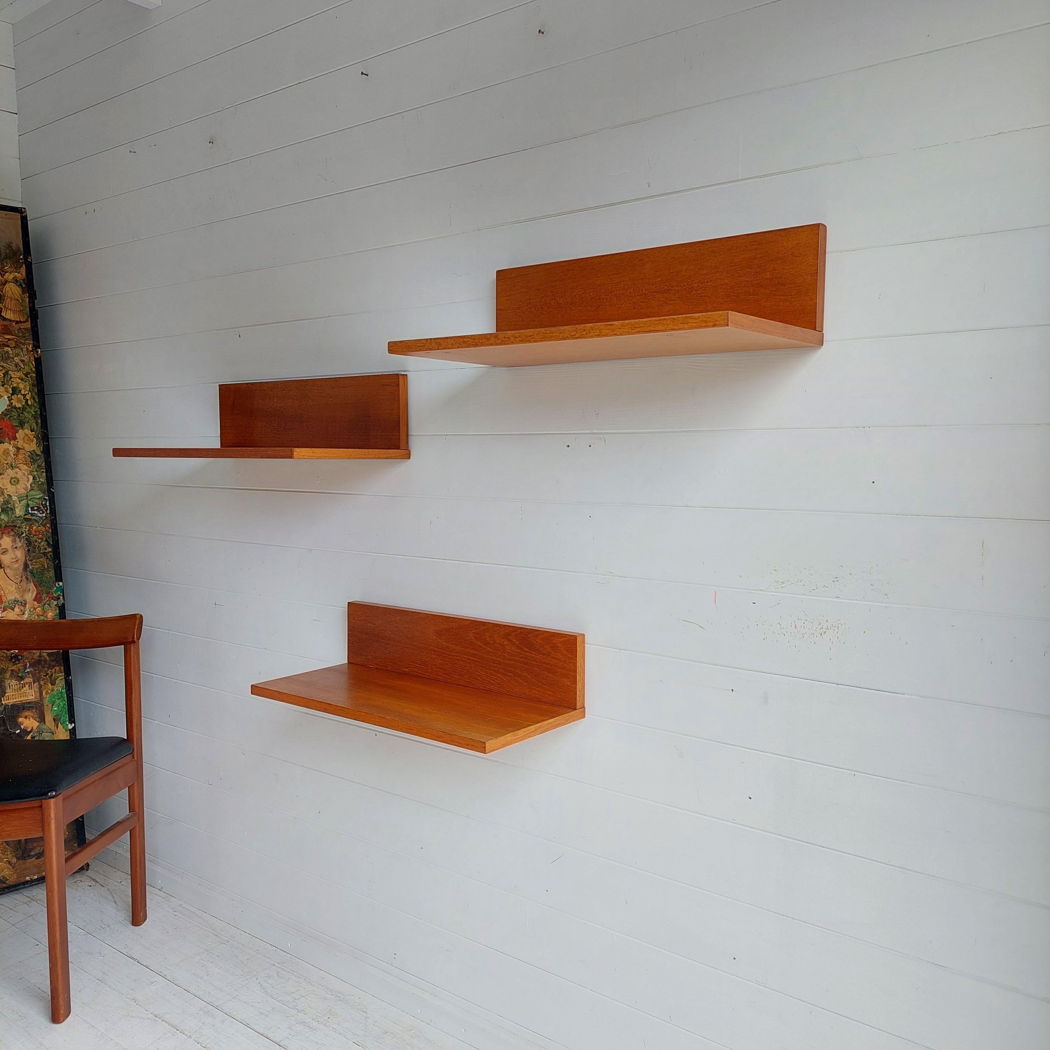 20th Century Mid century Teak floating wall shelf shelves  Beaver and Tapley 70s, set of 3