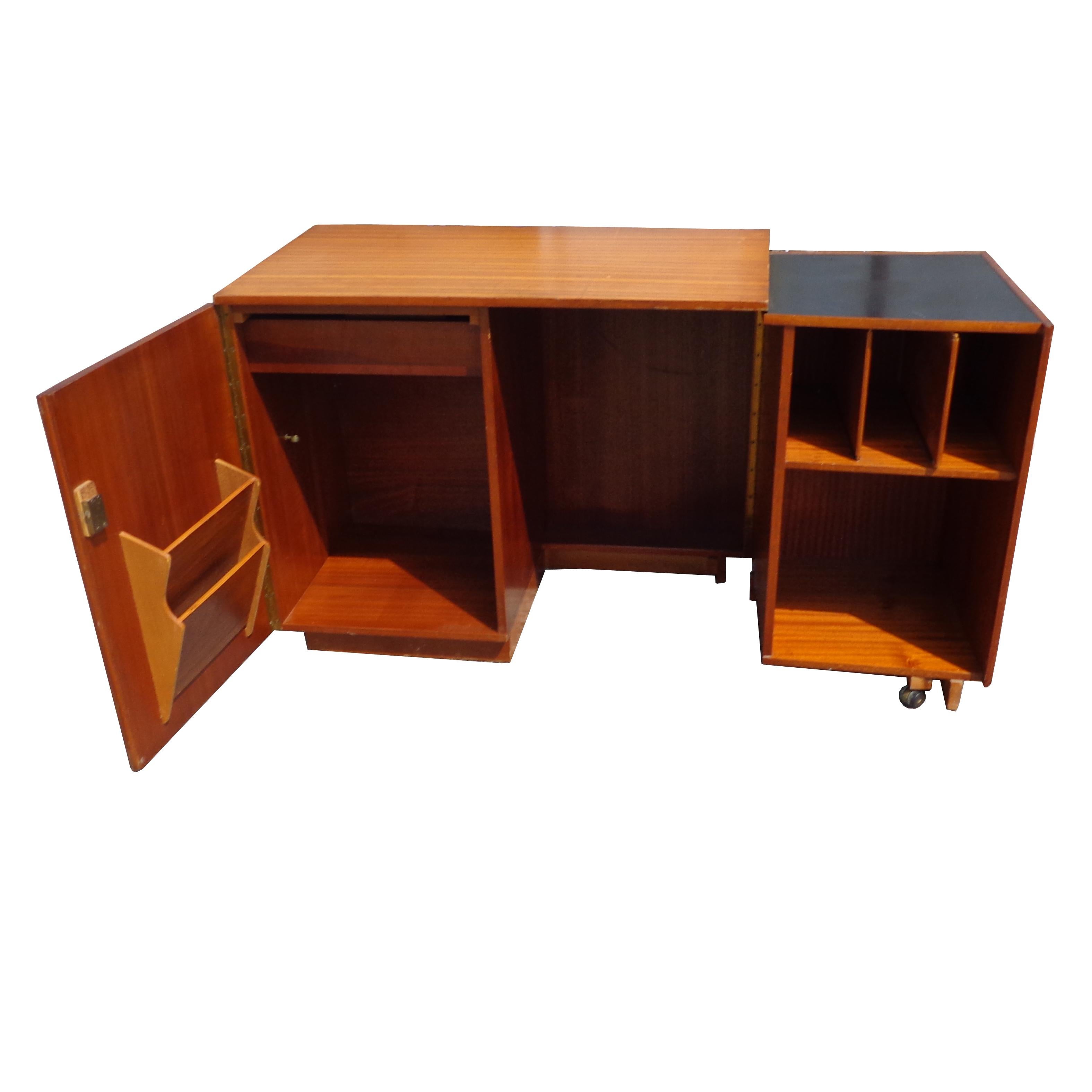Mid Century Teak Foldable Desk In Good Condition For Sale In Pasadena, TX