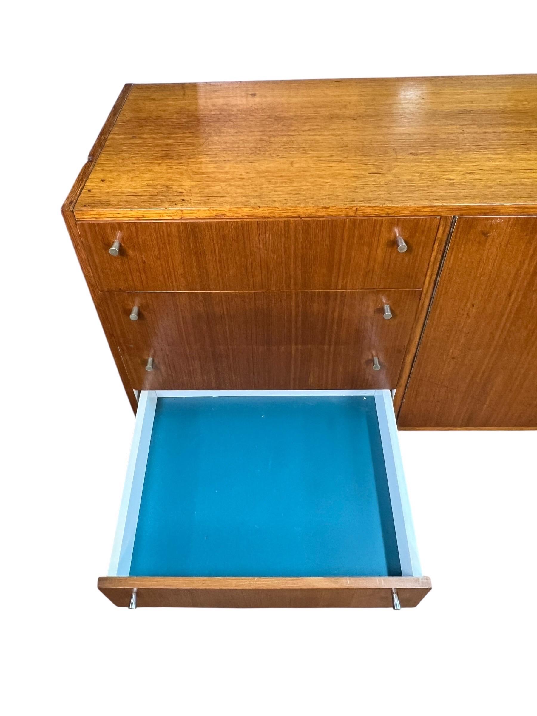 Metà XX secolo Credenza di metà secolo in teak Friedrich Landwehr Möbelfabrik in vendita