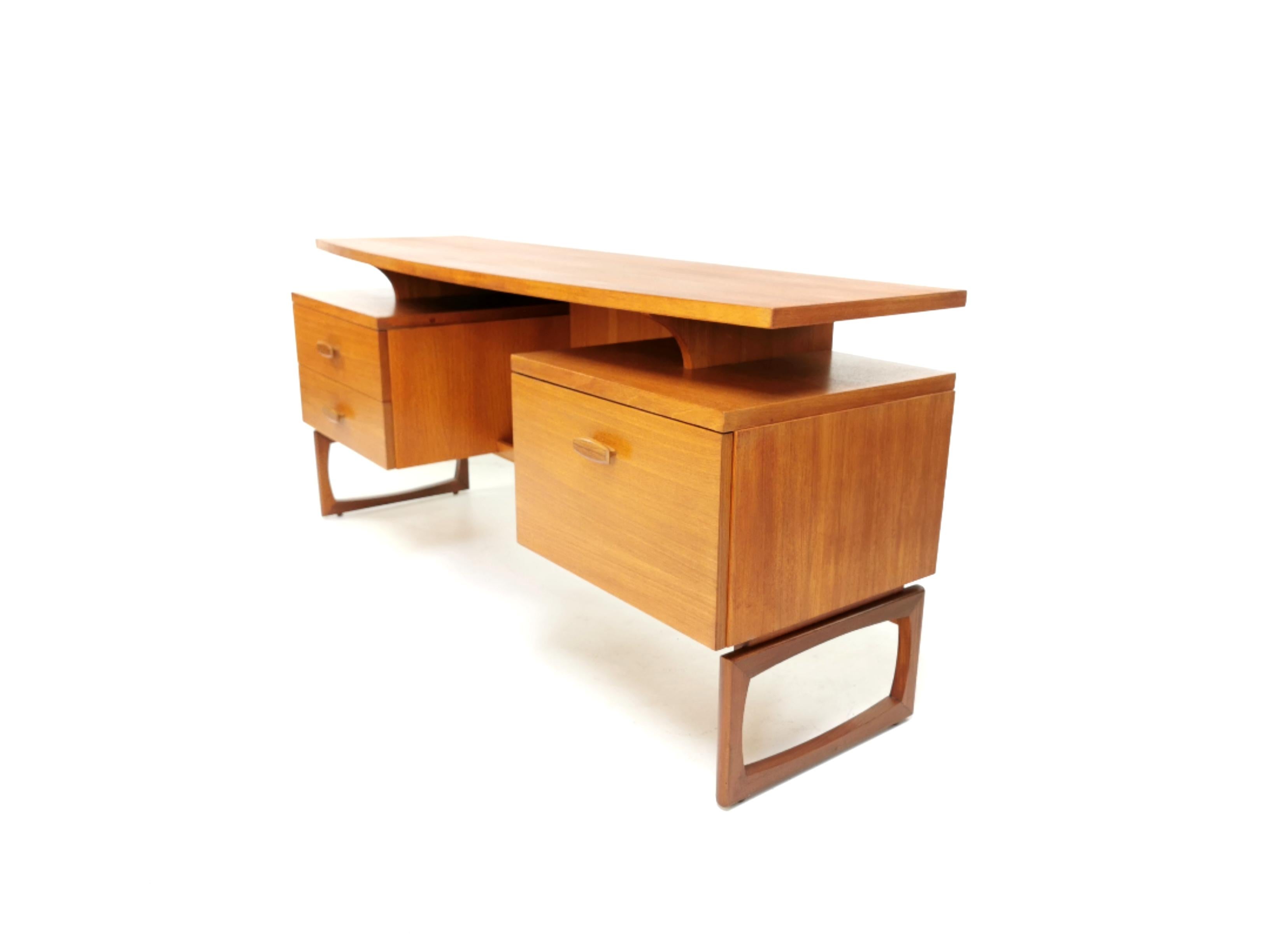 Midcentury Teak G Plan Quadrille Desk, 1960s 1