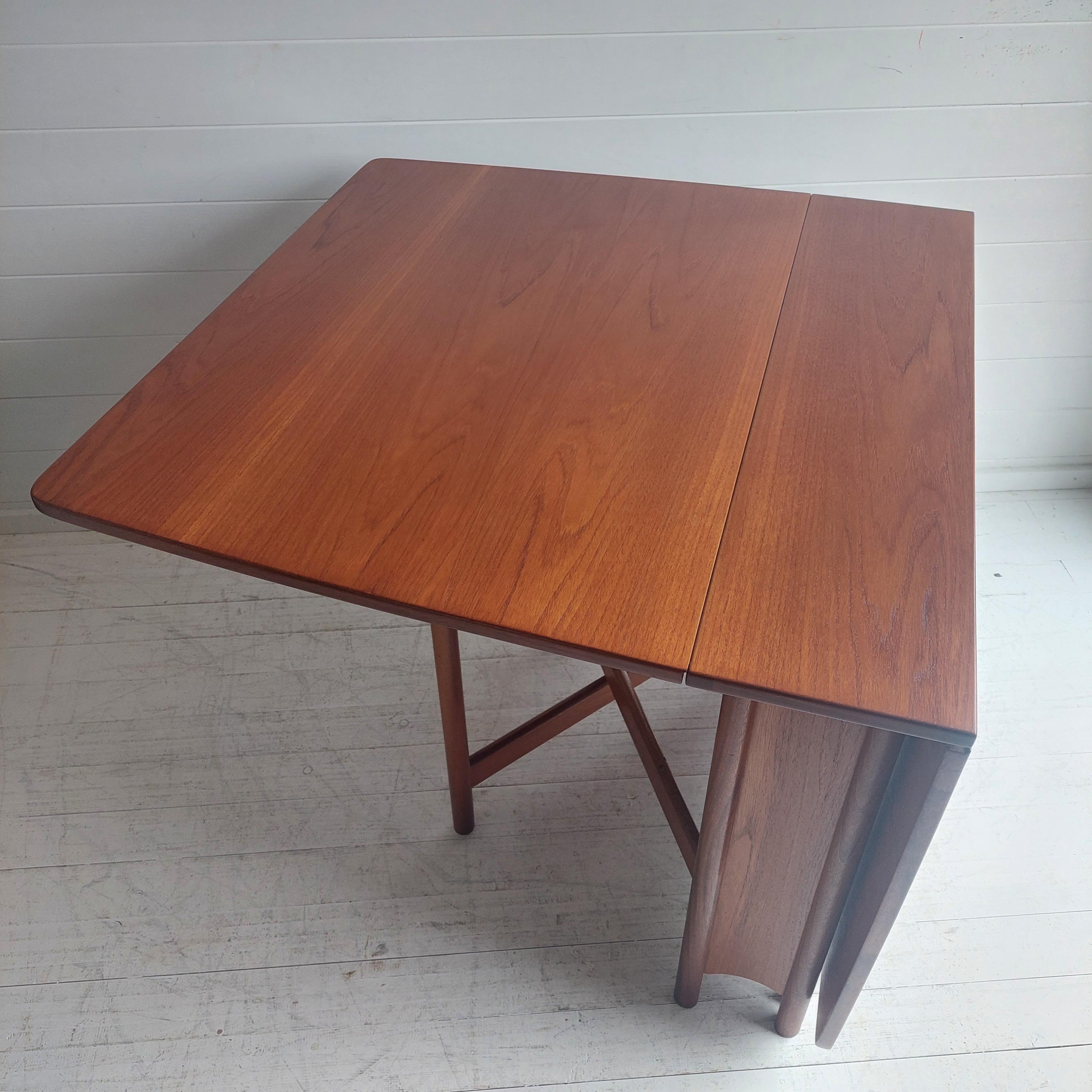 Mid Century Teak Gateleg Dining Table, Tom Robertson For McIntosh, 1960s  13