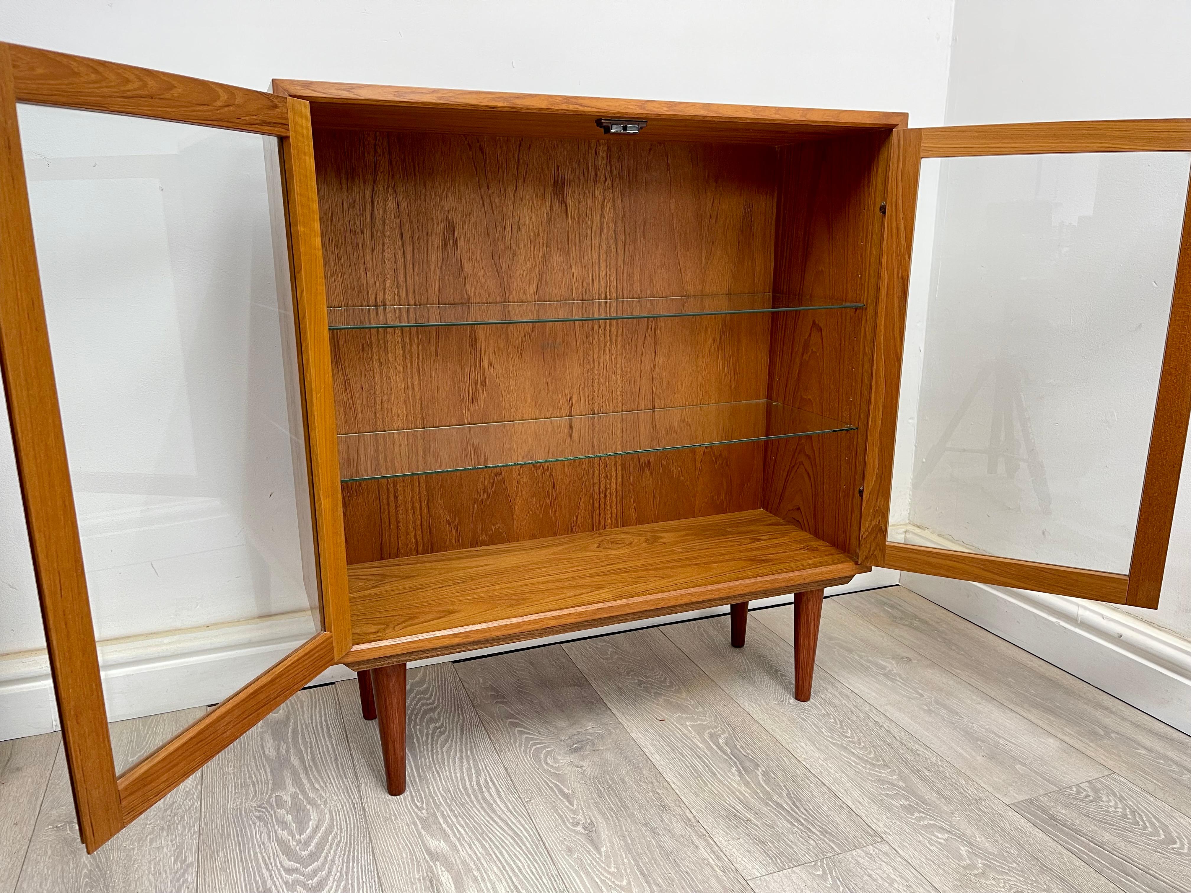 Midcentury Teak Glazed Bookcase In Good Condition In Hull, GB