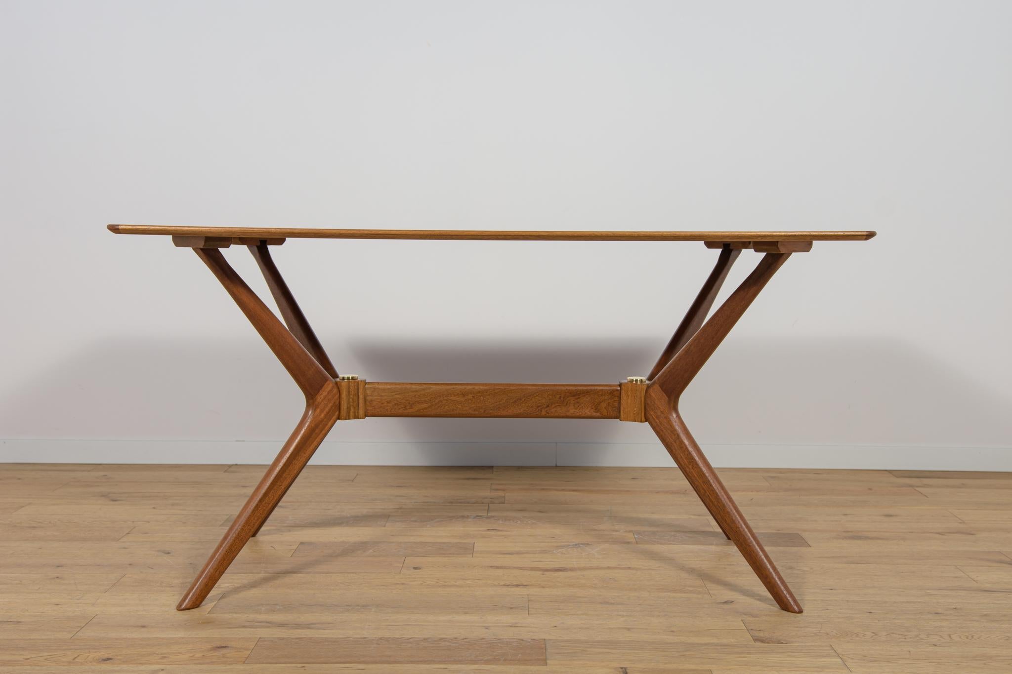 Mesa de comedor de helicóptero de teca de mediados de siglo de G-Plan, Reino Unido, años 60 Moderno de mediados de siglo en venta
