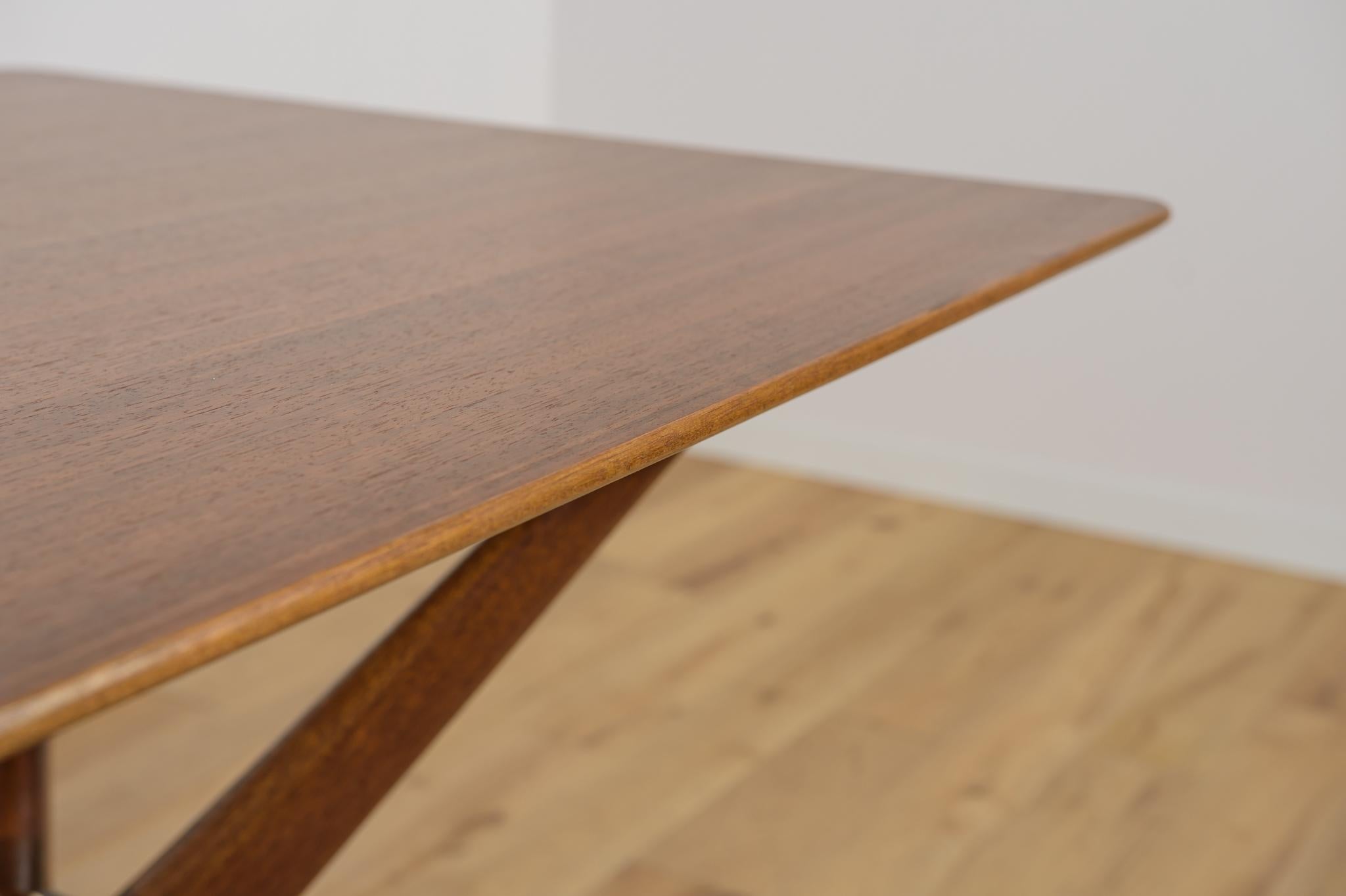 Mesa de comedor de helicóptero de teca de mediados de siglo de G-Plan, Reino Unido, años 60 en venta 1