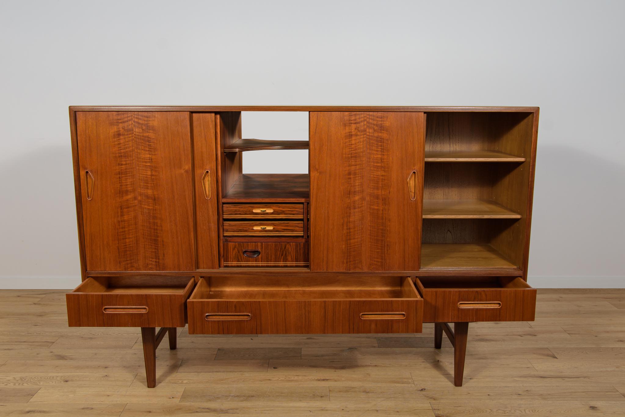 Credenza alta in teak di metà secolo, Danimarca, anni '60 in vendita 2