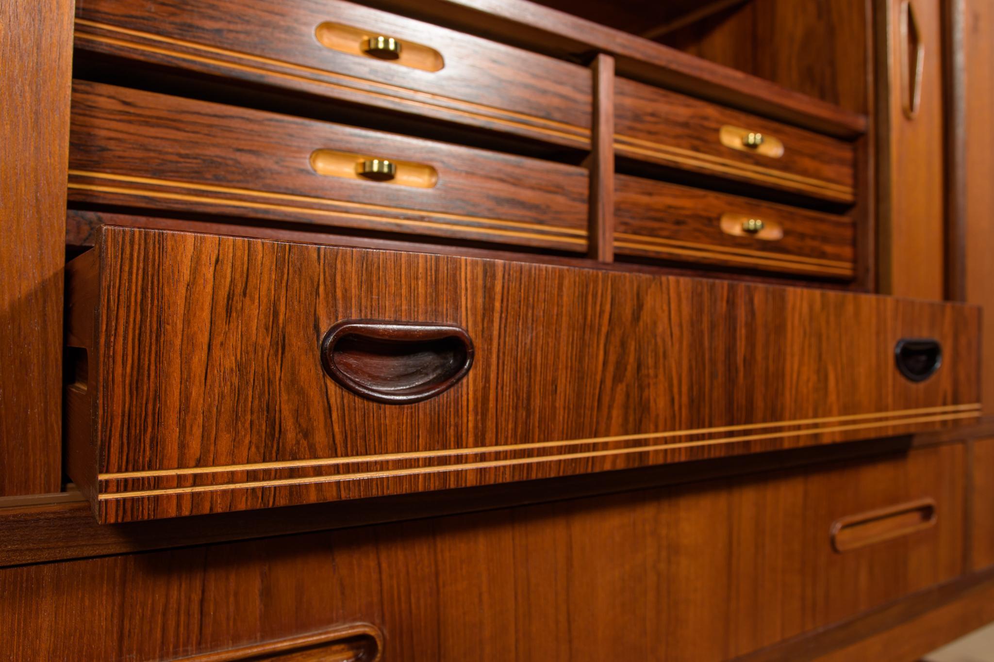 Credenza alta in teak di metà secolo, Danimarca, anni '60 in vendita 5