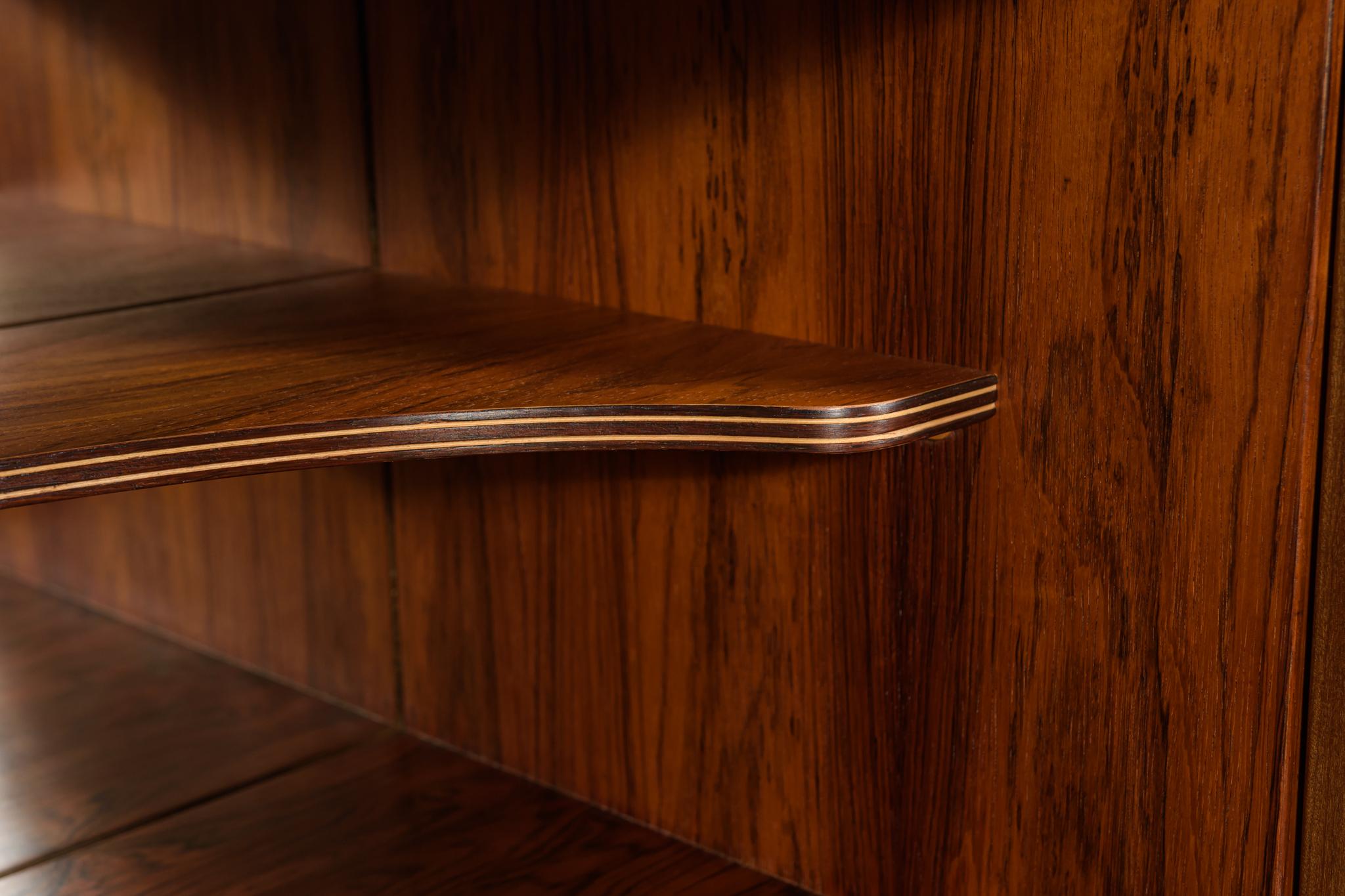 Credenza alta in teak di metà secolo, Danimarca, anni '60 in vendita 11