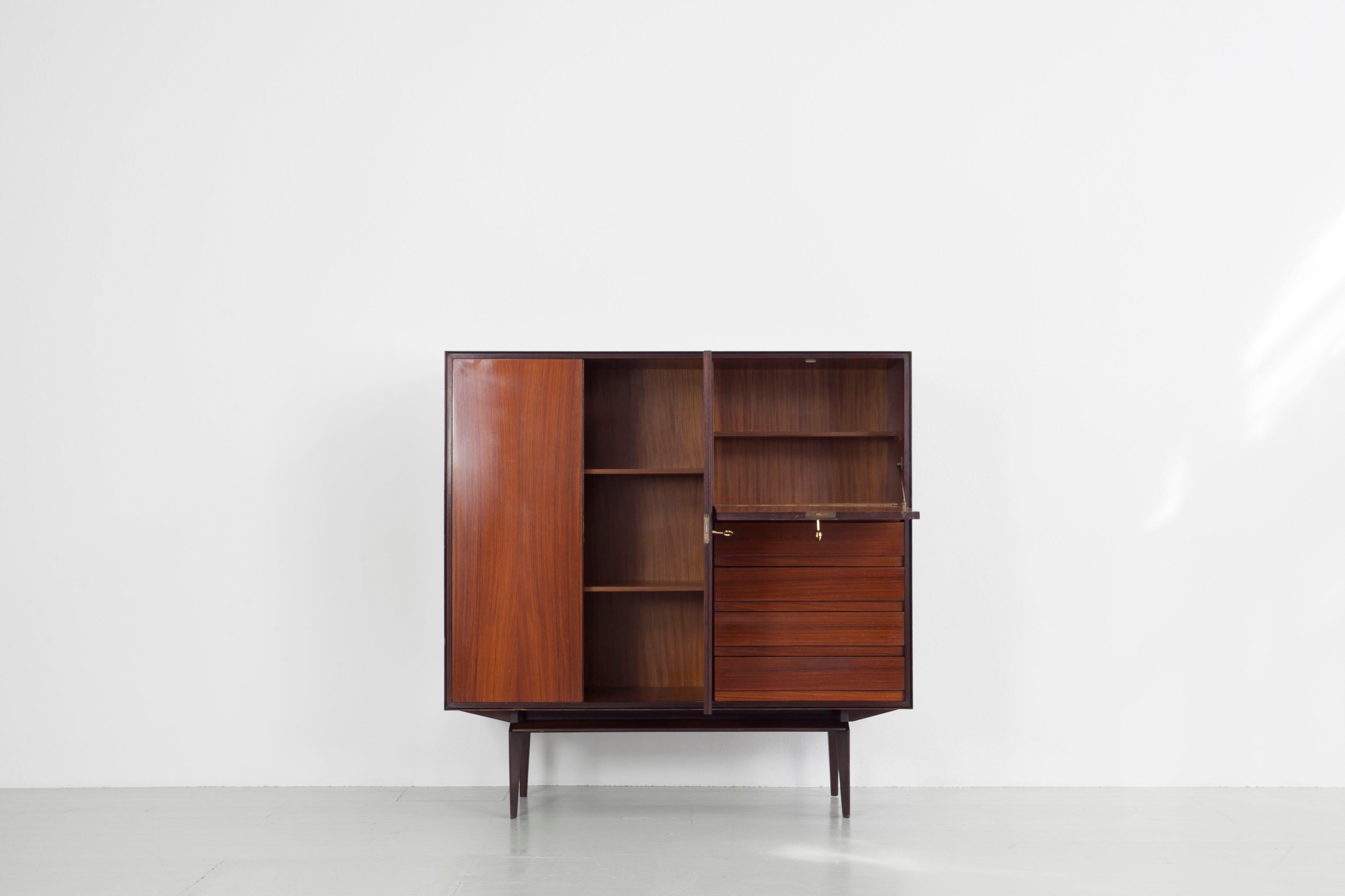 Mid-Century Modern Mid-Century Teak Highboard by Edmondo Palutari, Dassi mobili moderni, 50s, Italy