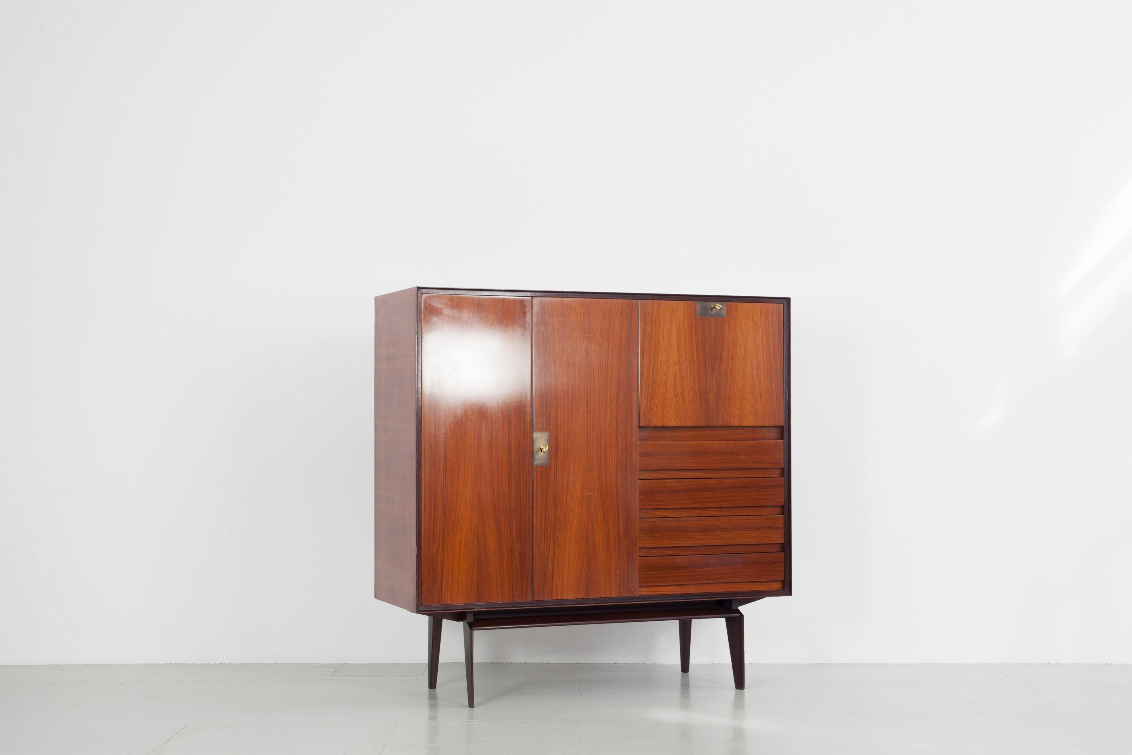 Mid-Century Teak Highboard by Edmondo Palutari, Dassi mobili moderni, 50s, Italy In Good Condition In Wolfurt, AT