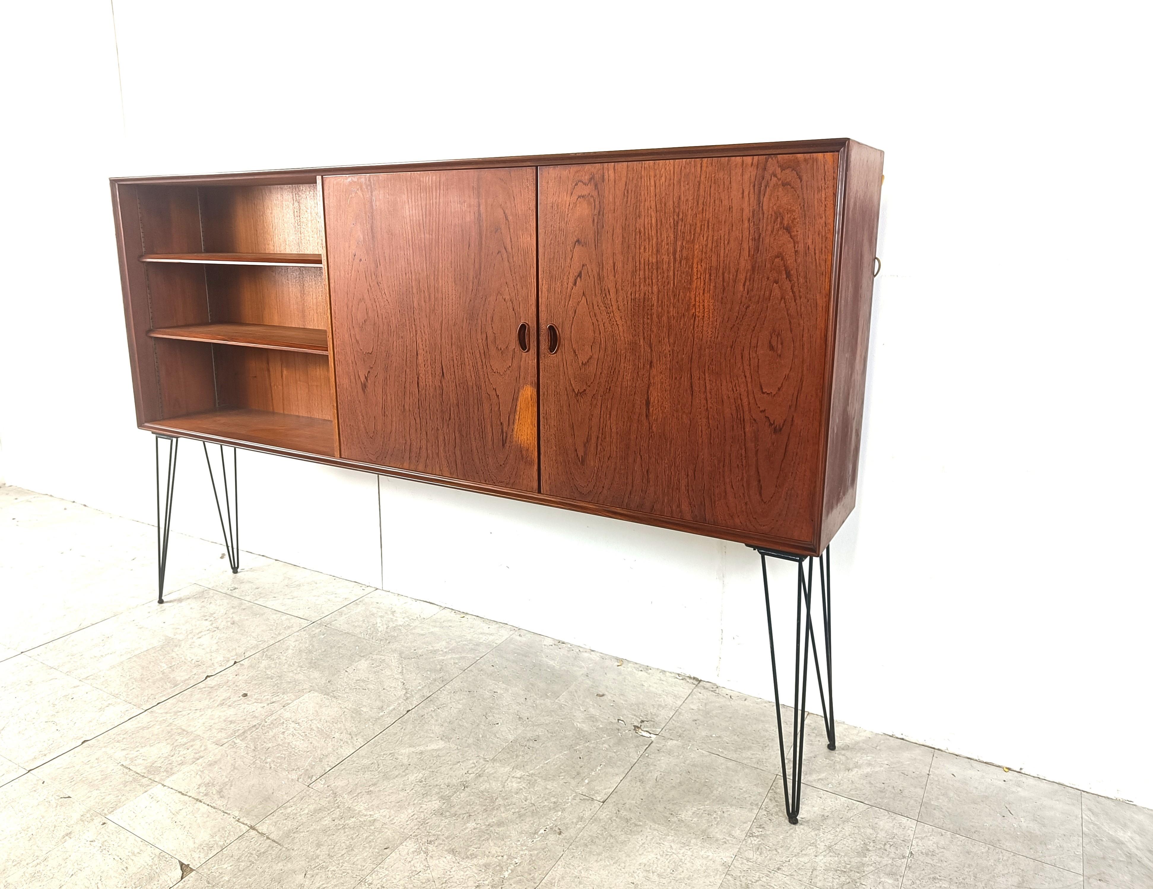 Belga Credenza in teak di metà secolo di Oswald Vermaercke, anni '50 in vendita