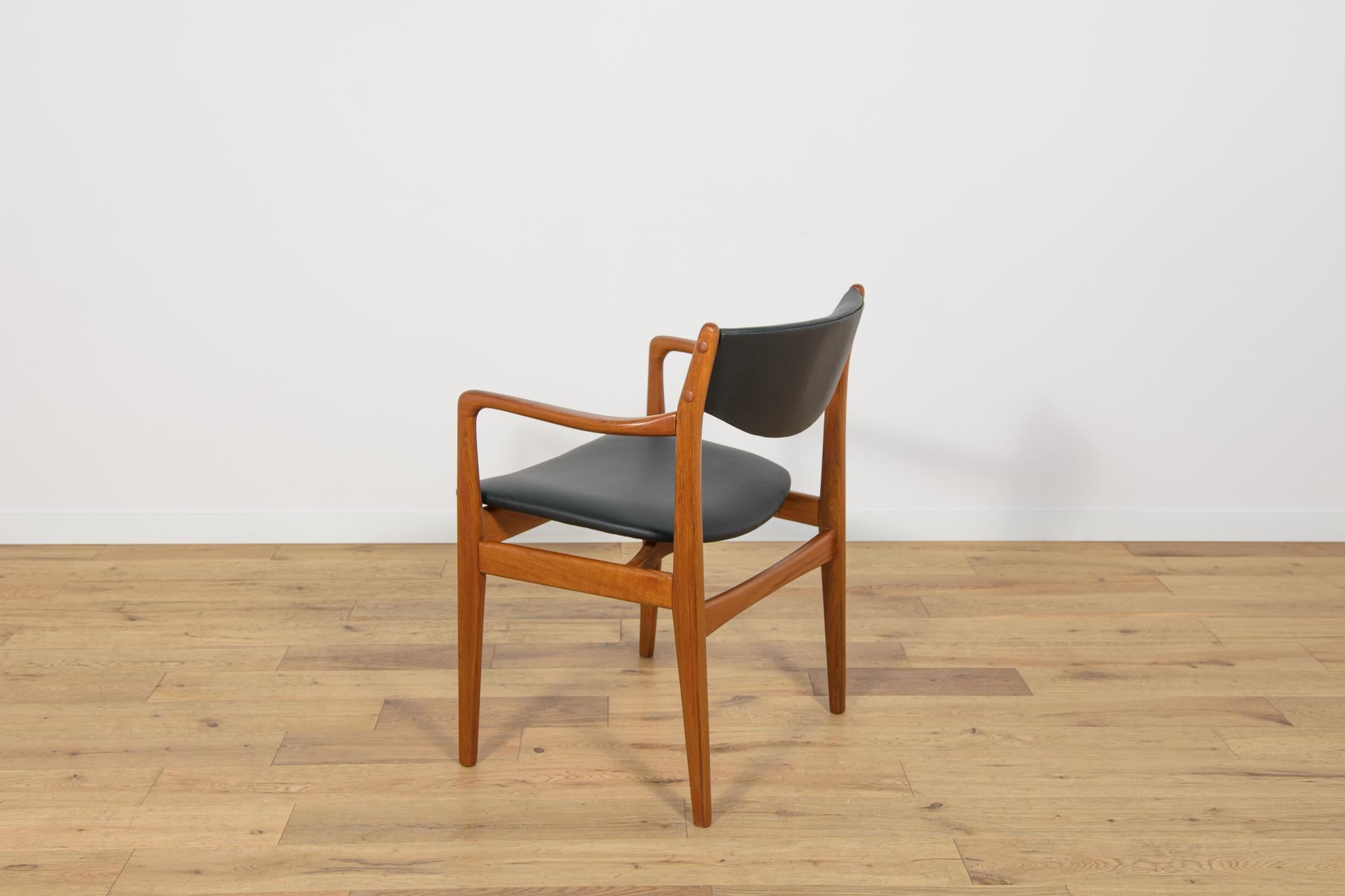 Falegnameria Poltrona di metà secolo in teak e pelle, Danimarca, anni '60 in vendita