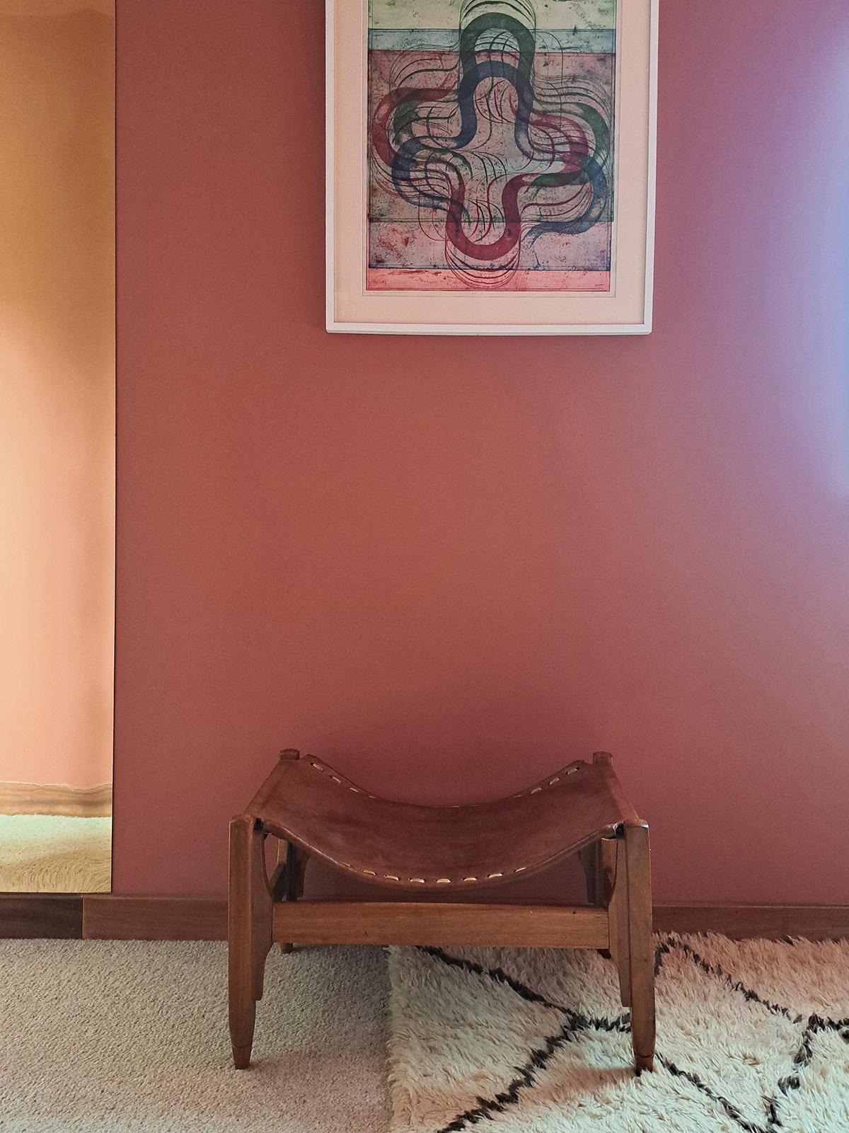 Mid-Century moderno Sgabello di metà secolo in teak e pelle di Werner Biermann per Arte Sano, Colombia in vendita